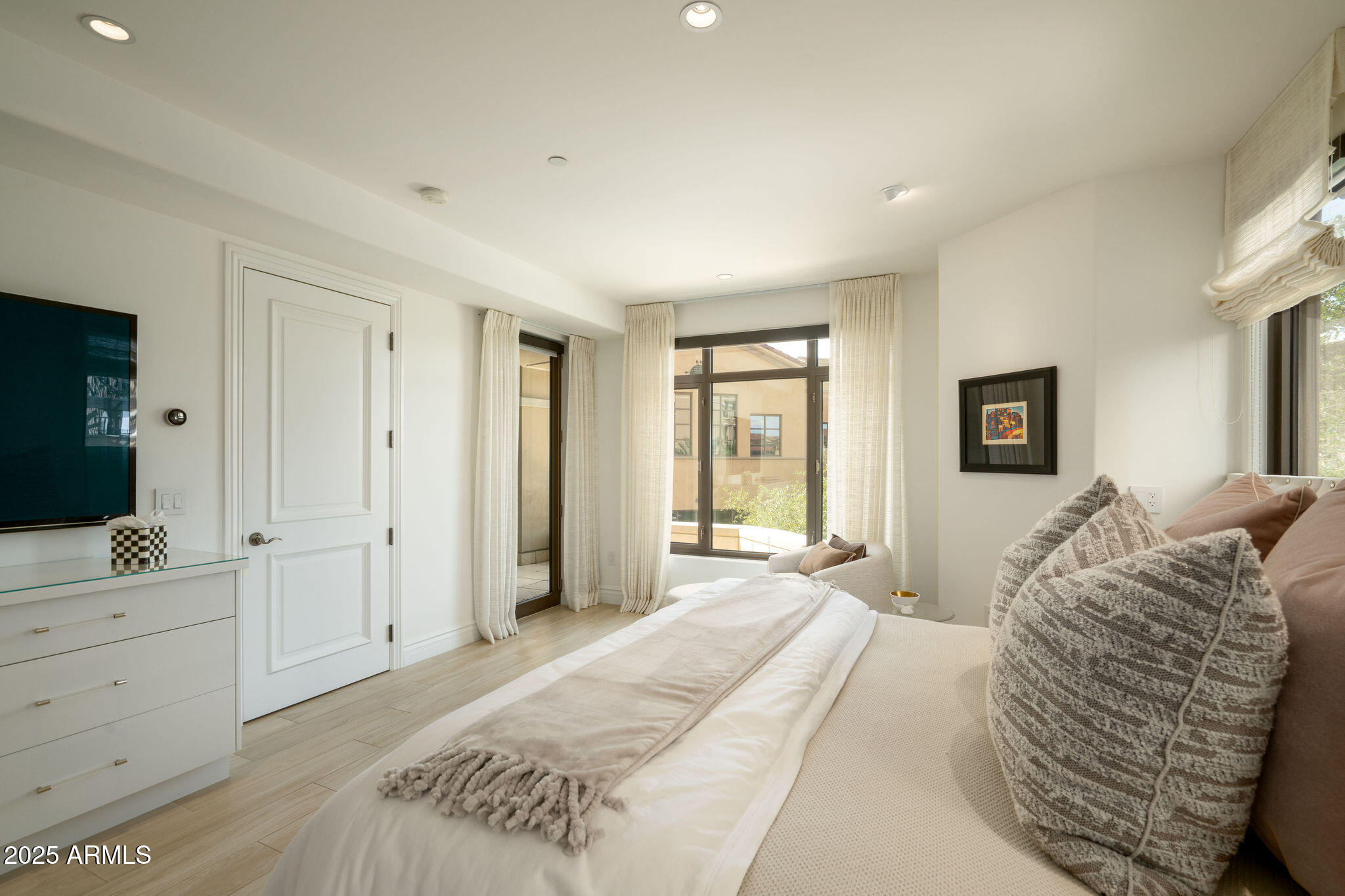 7175 E CAMELBACK Road, 301