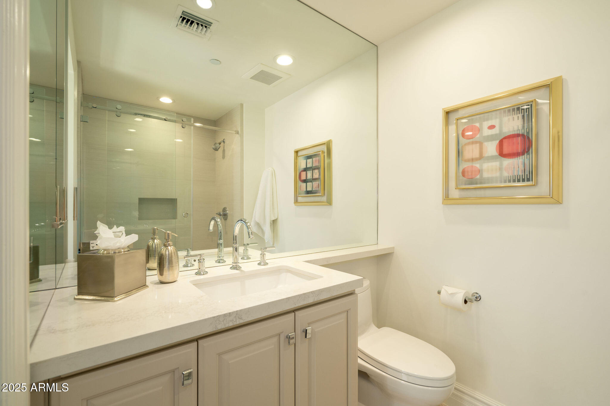 7175 E CAMELBACK Road, 301