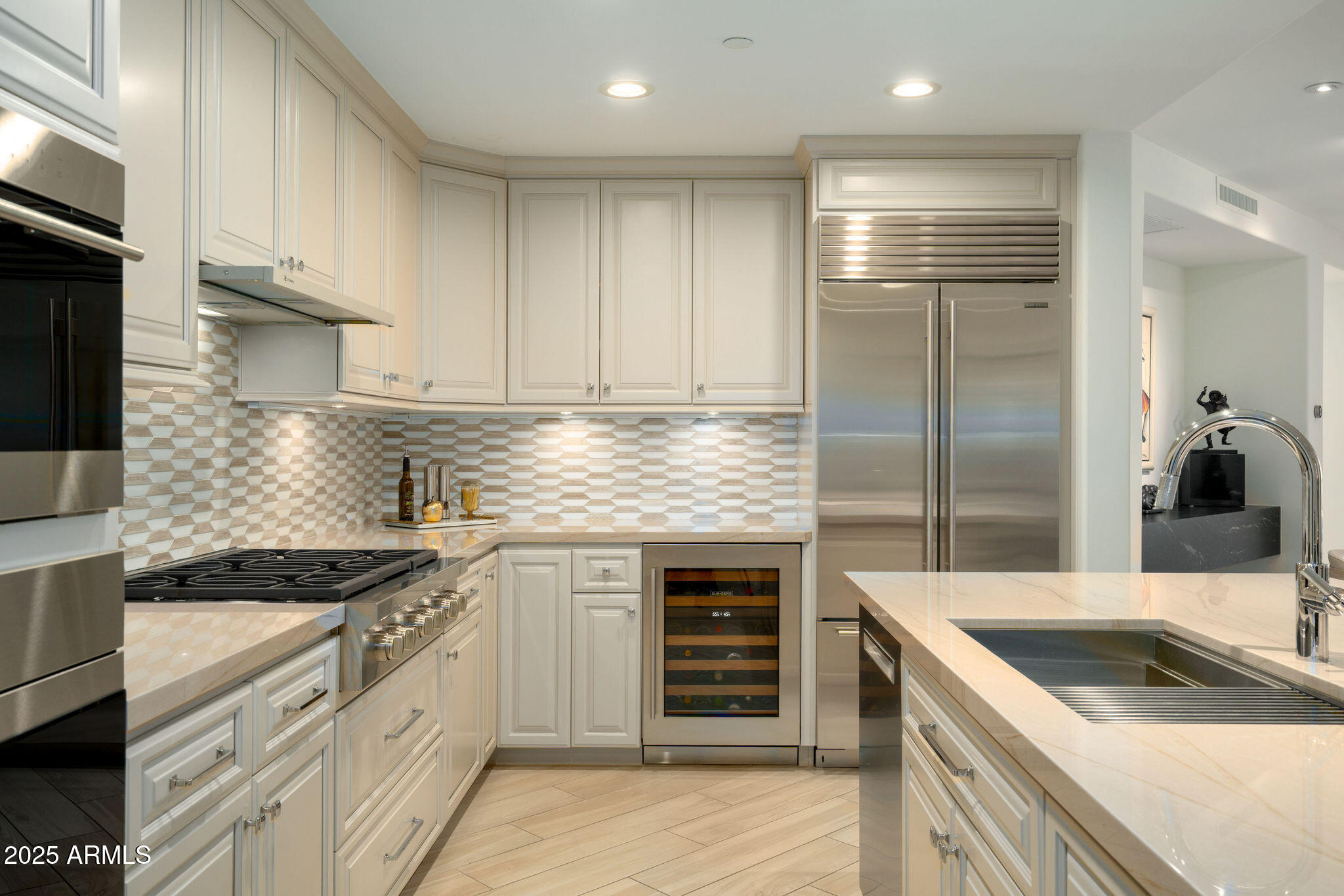 7175 E CAMELBACK Road, 301