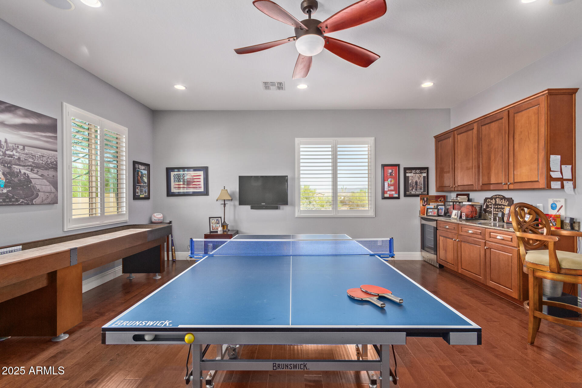 6125 E HODGES Street