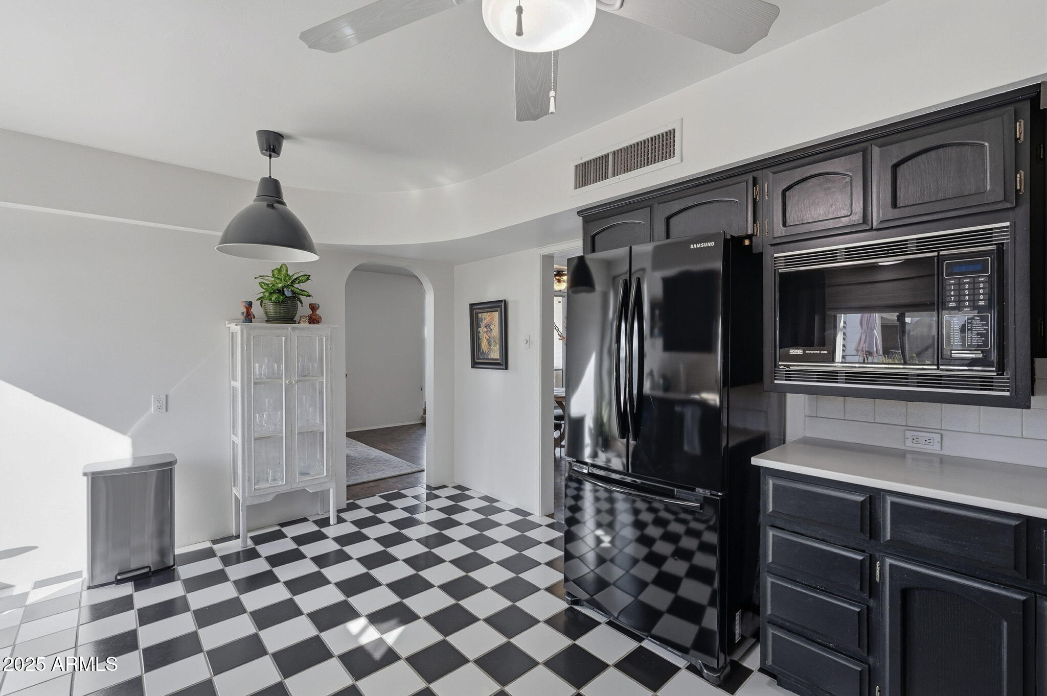 6502 N CENTRAL Avenue D401