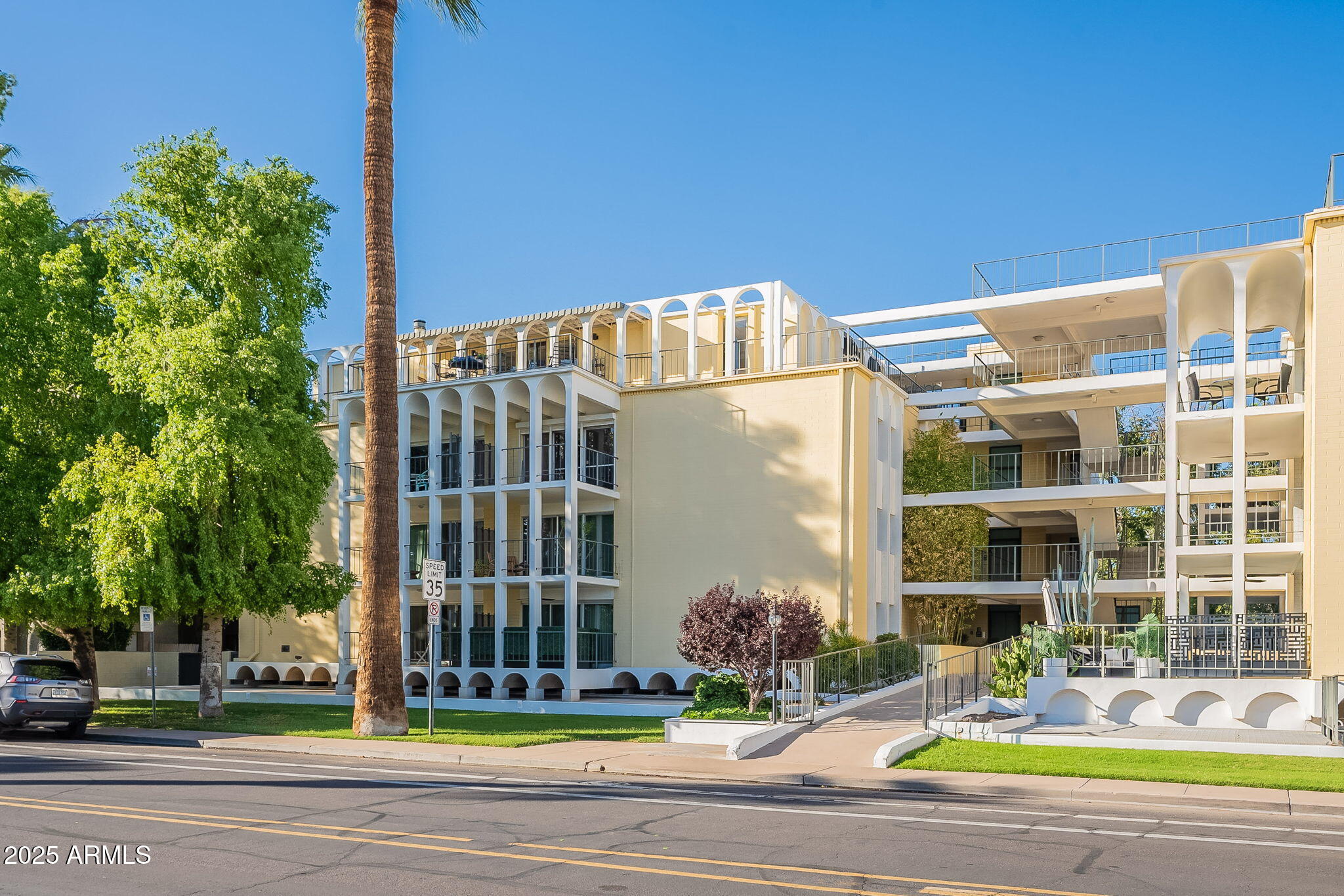 6502 N CENTRAL Avenue D401