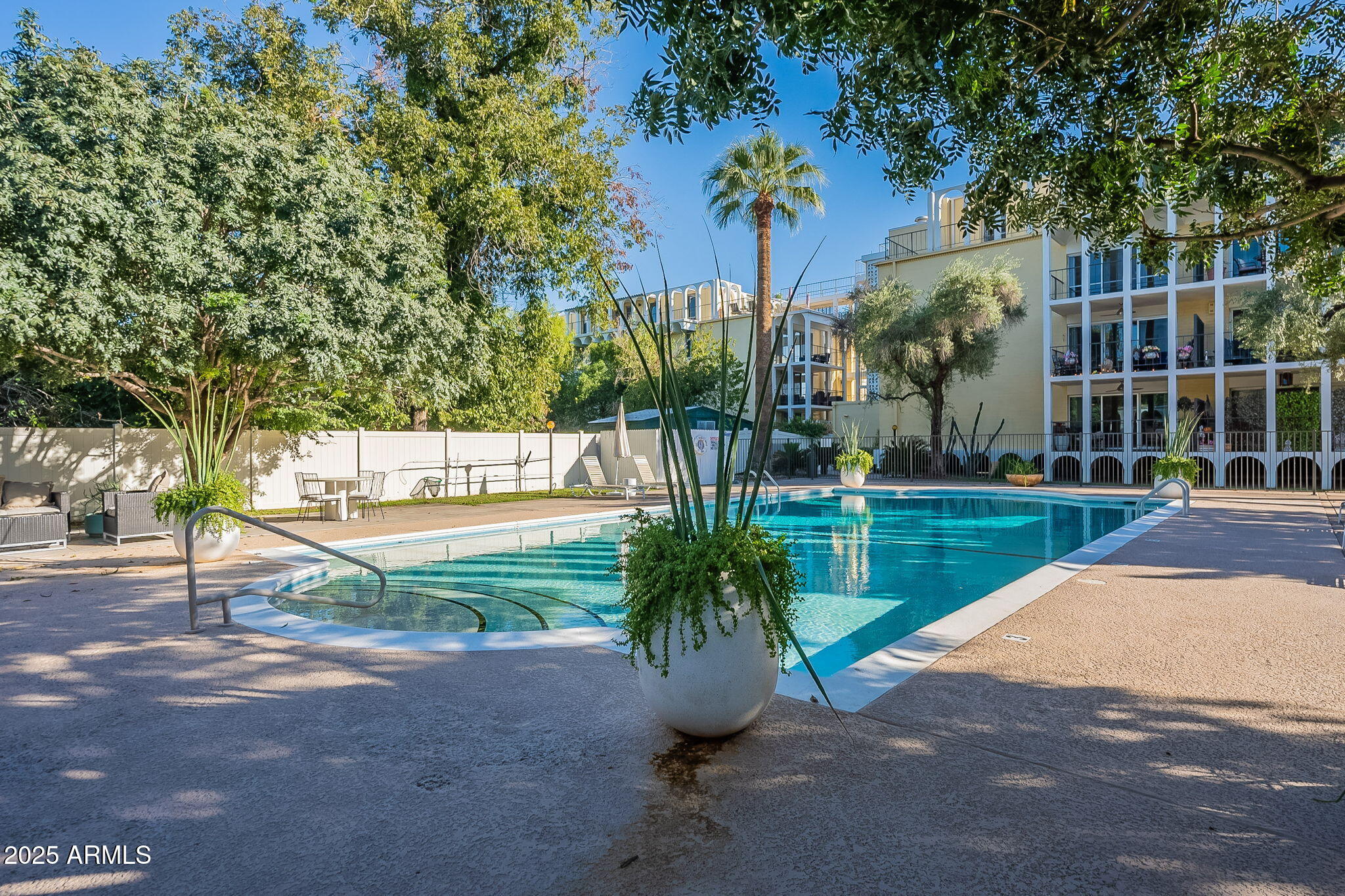 6502 N CENTRAL Avenue D401