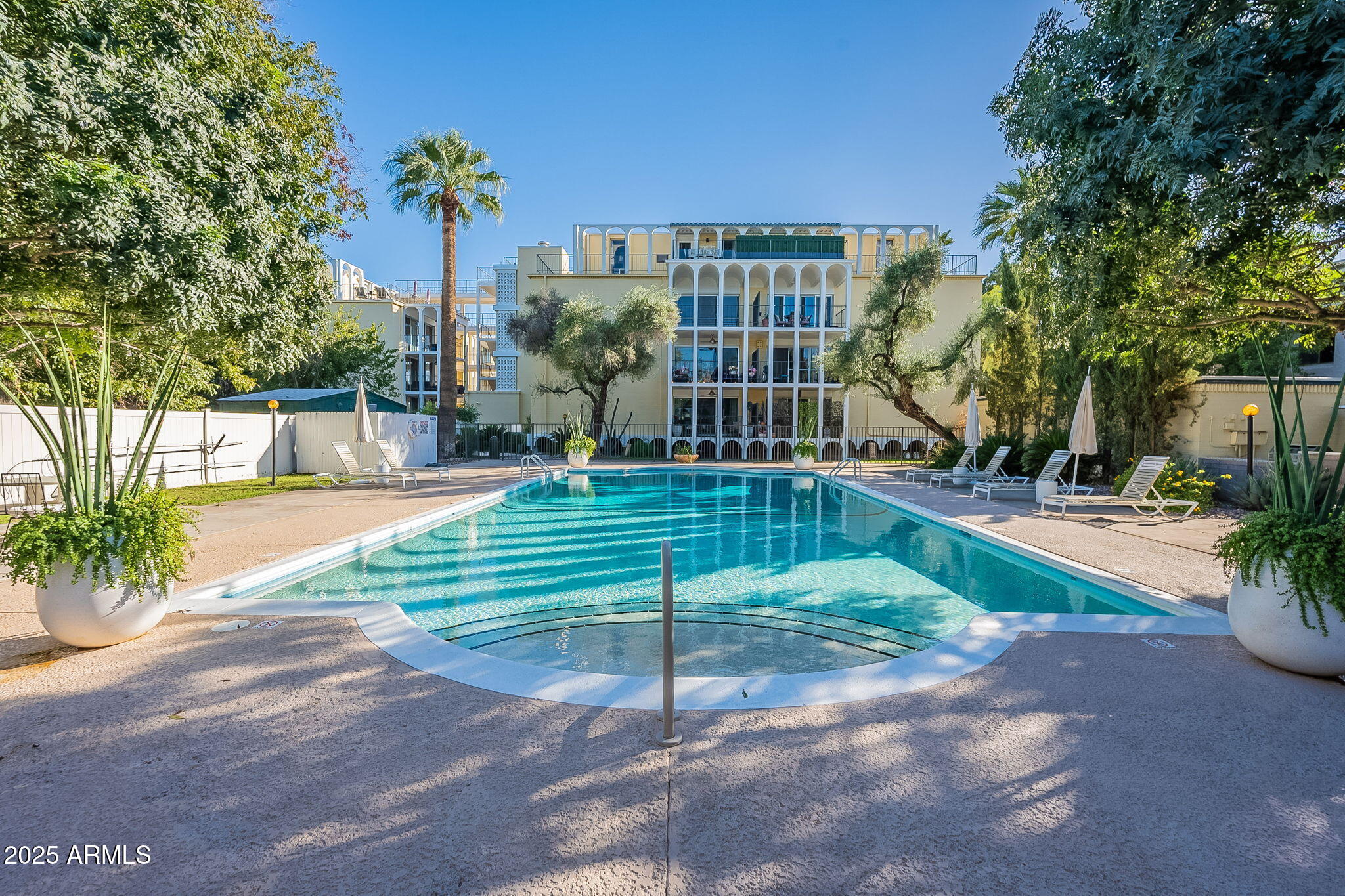 6502 N CENTRAL Avenue D401