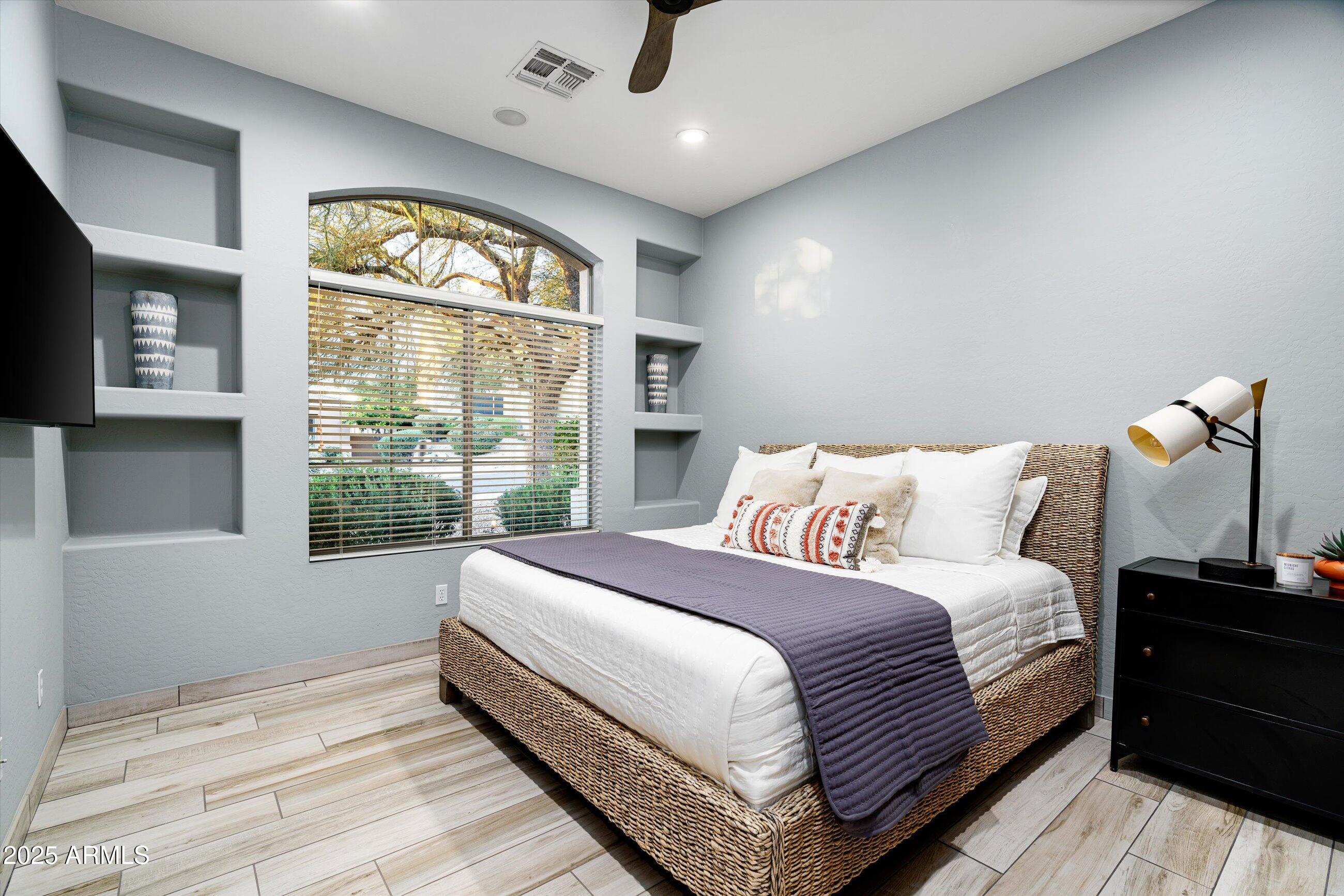 11115 E WINCHCOMB Drive, Scottsdale