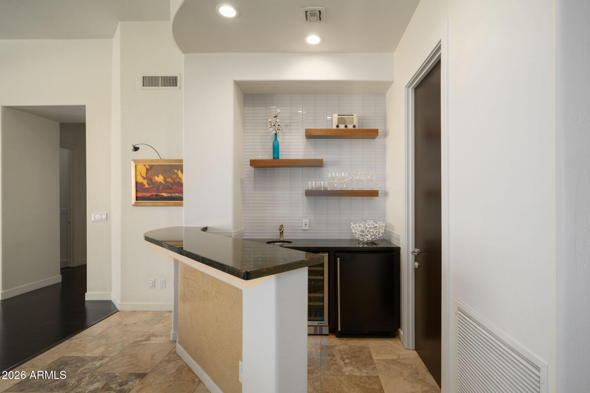 7124 E FOOTHILL Drive