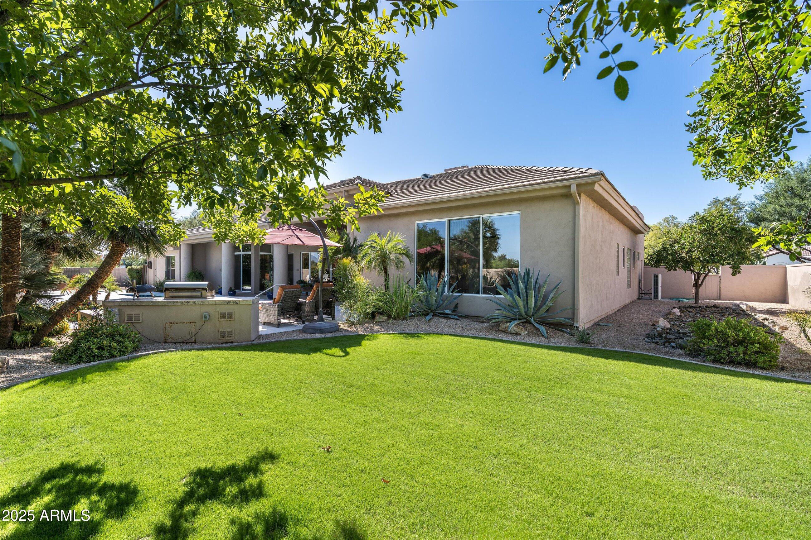 7124 E FOOTHILL Drive