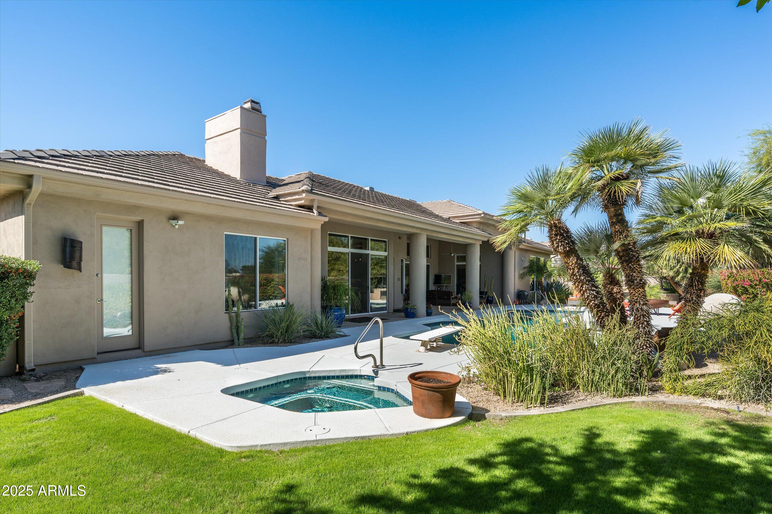 7124 E FOOTHILL Drive