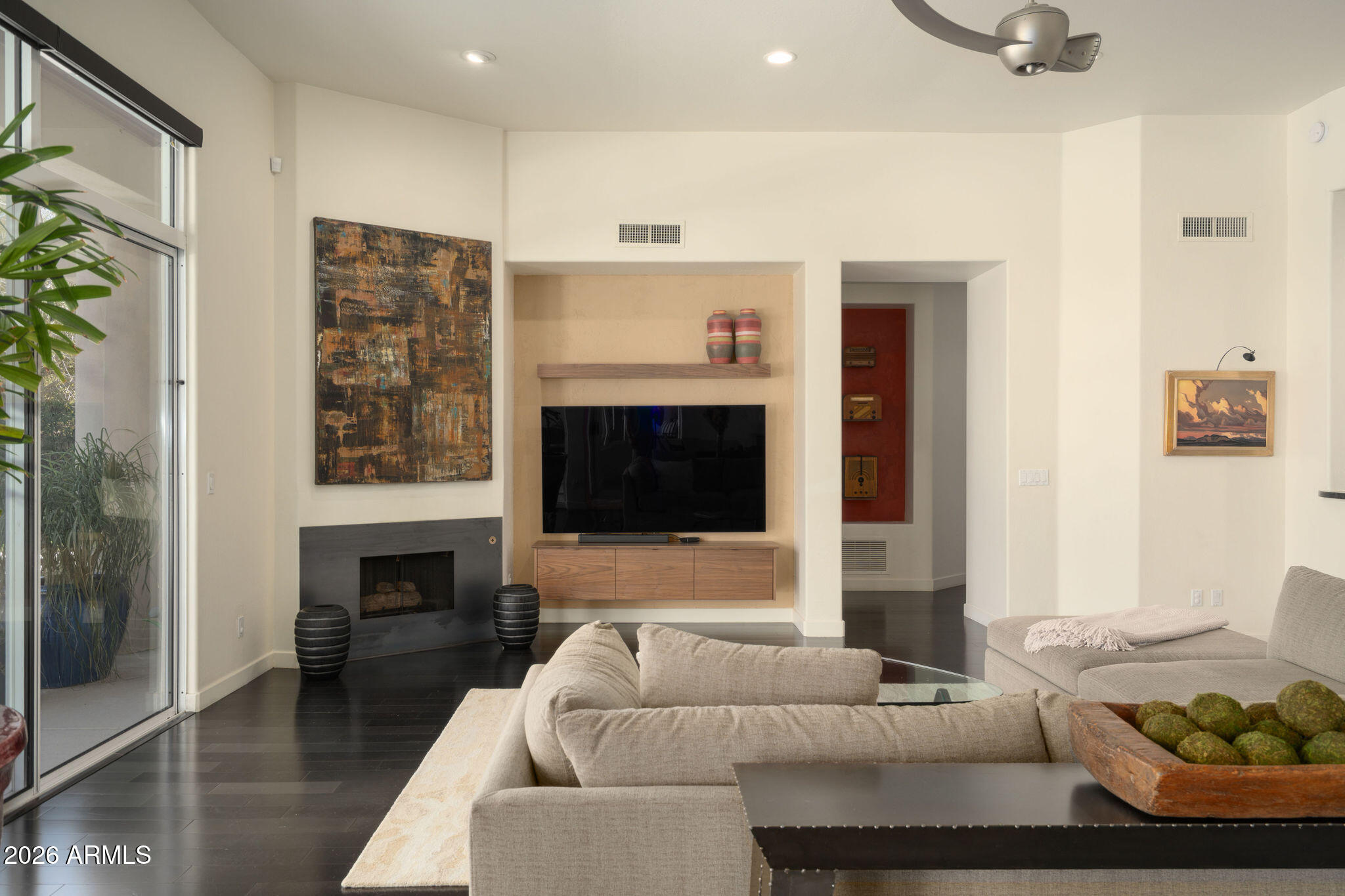 7124 E FOOTHILL Drive