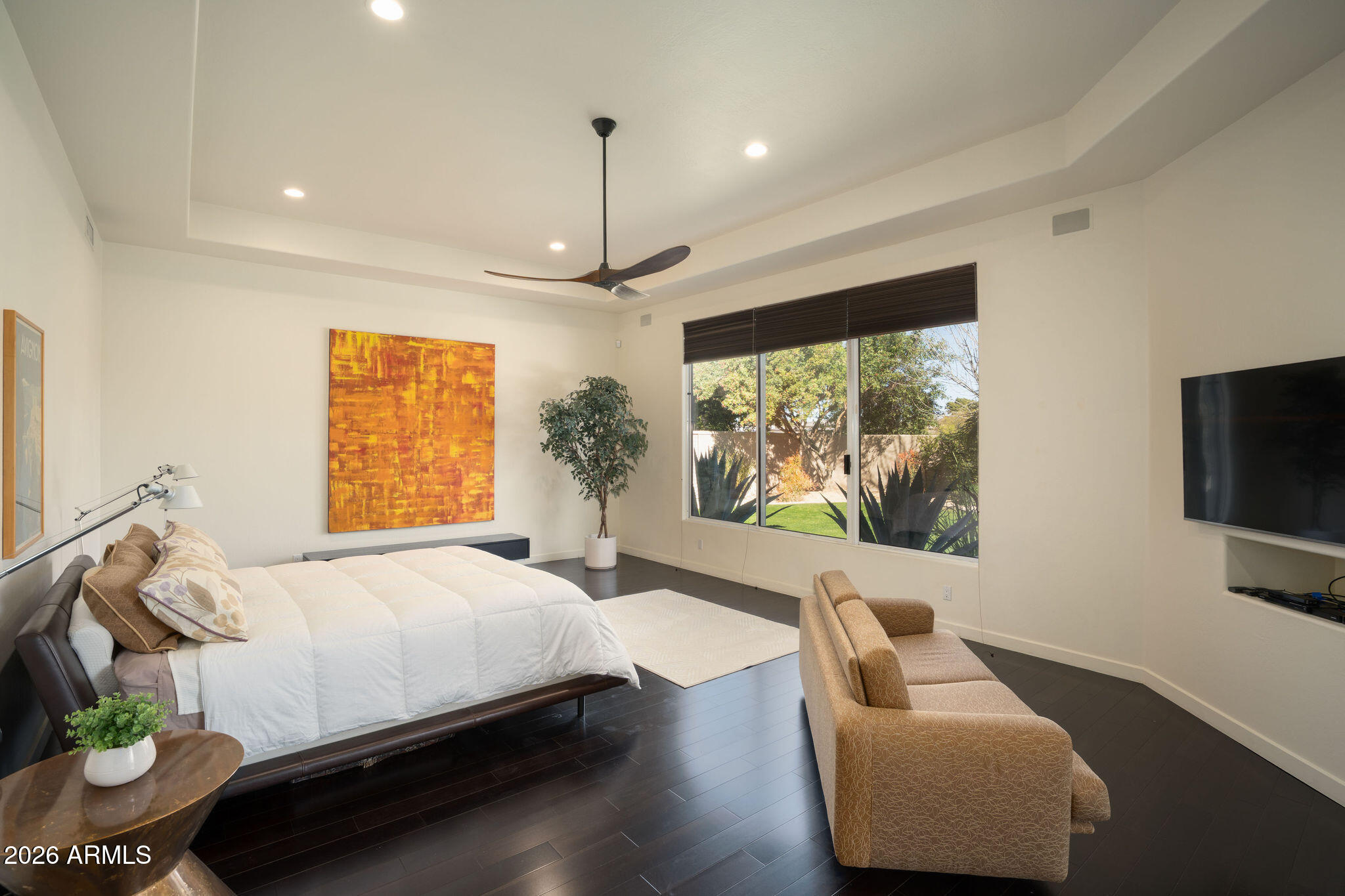 7124 E FOOTHILL Drive