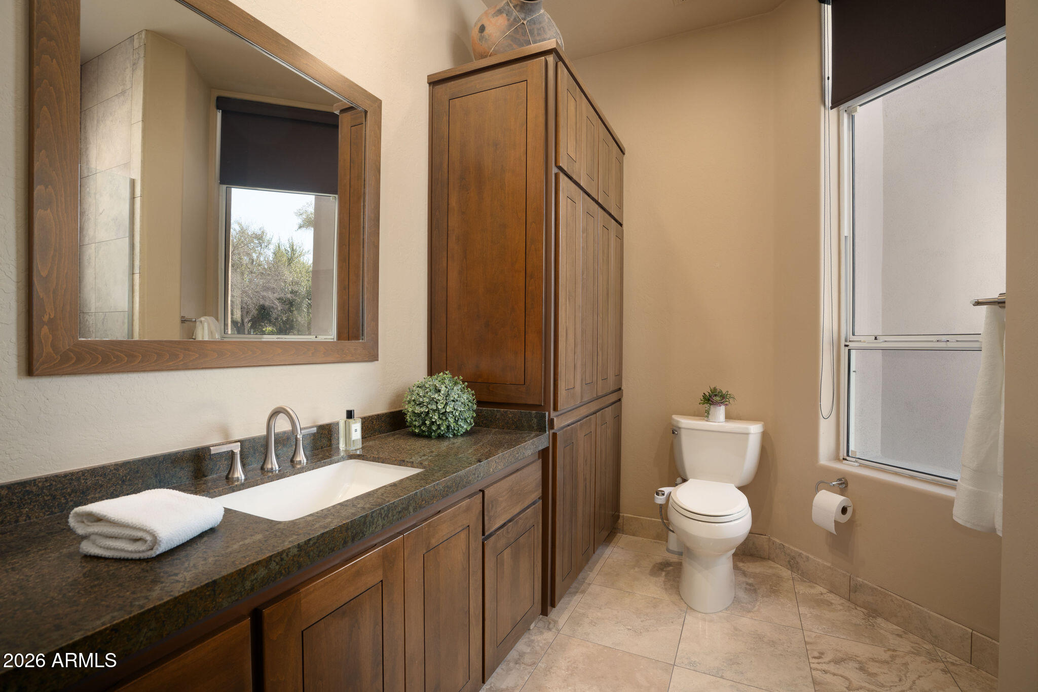 7124 E FOOTHILL Drive