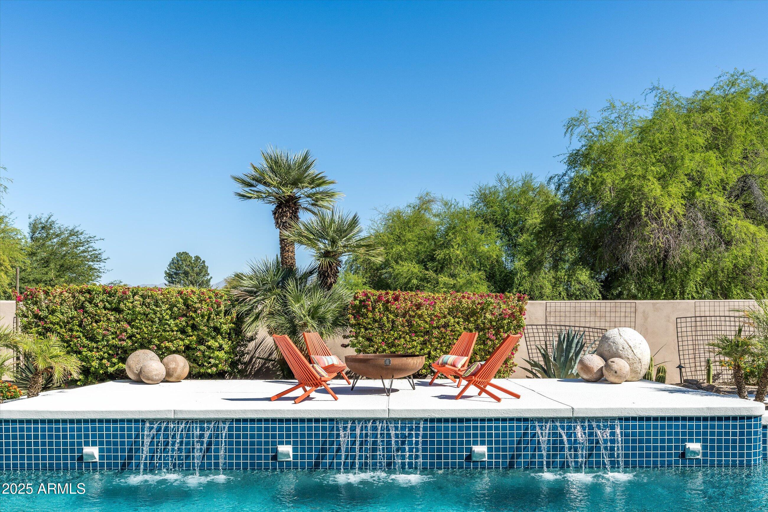 7124 E FOOTHILL Drive