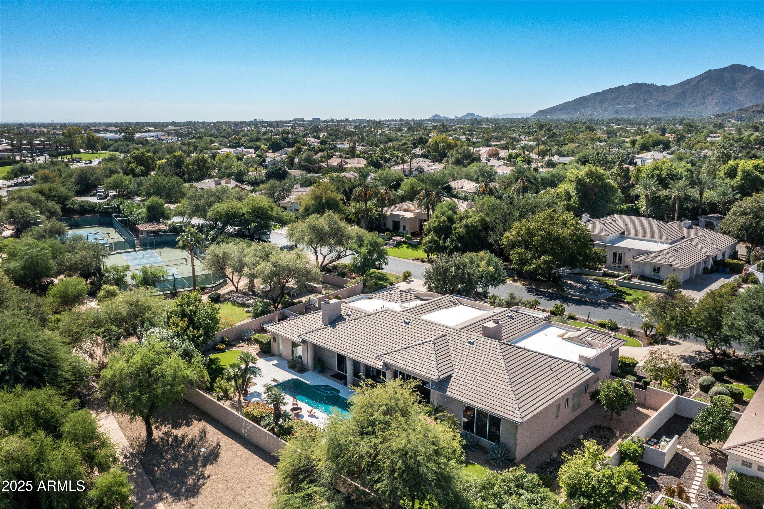 7124 E FOOTHILL Drive