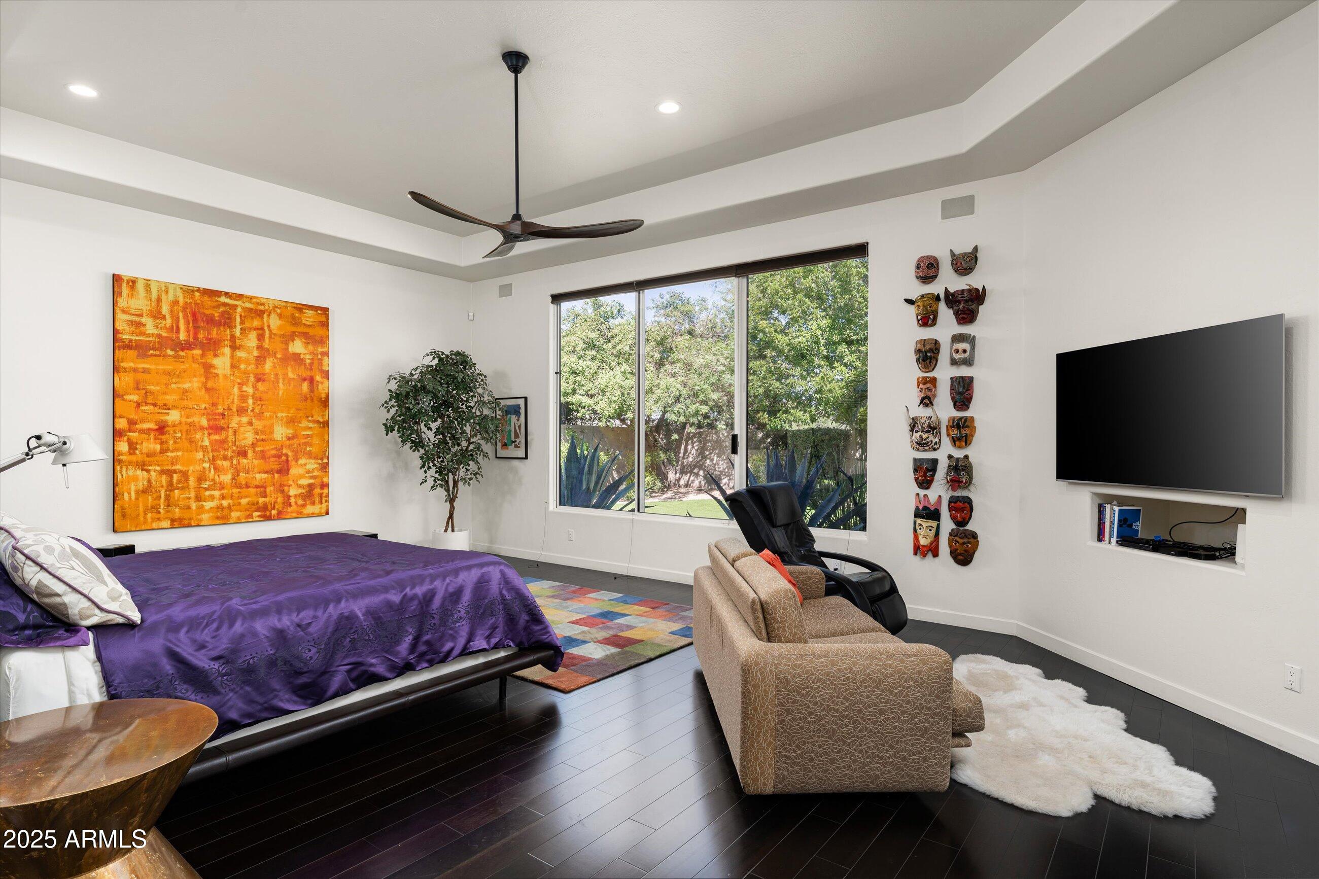 7124 E FOOTHILL Drive