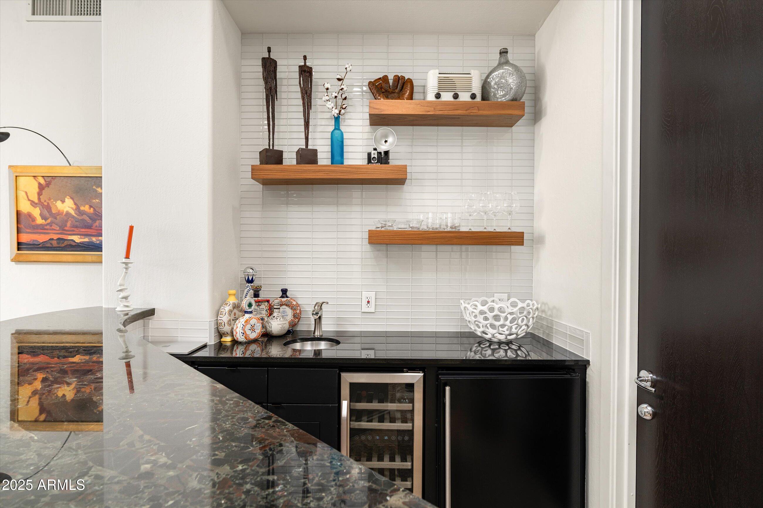 7124 E FOOTHILL Drive