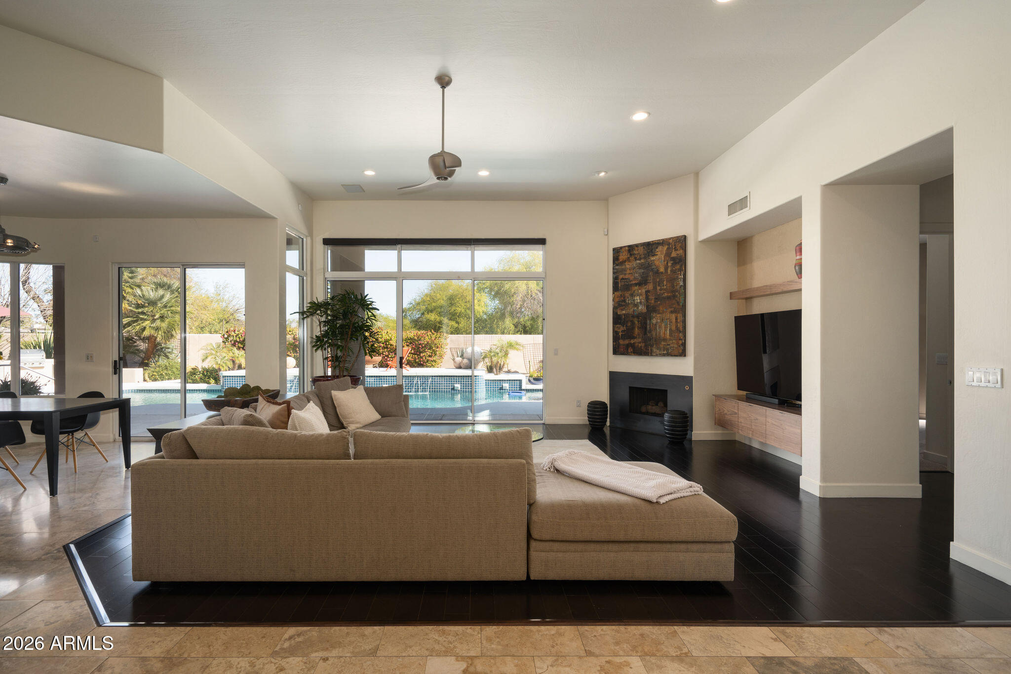 7124 E FOOTHILL Drive