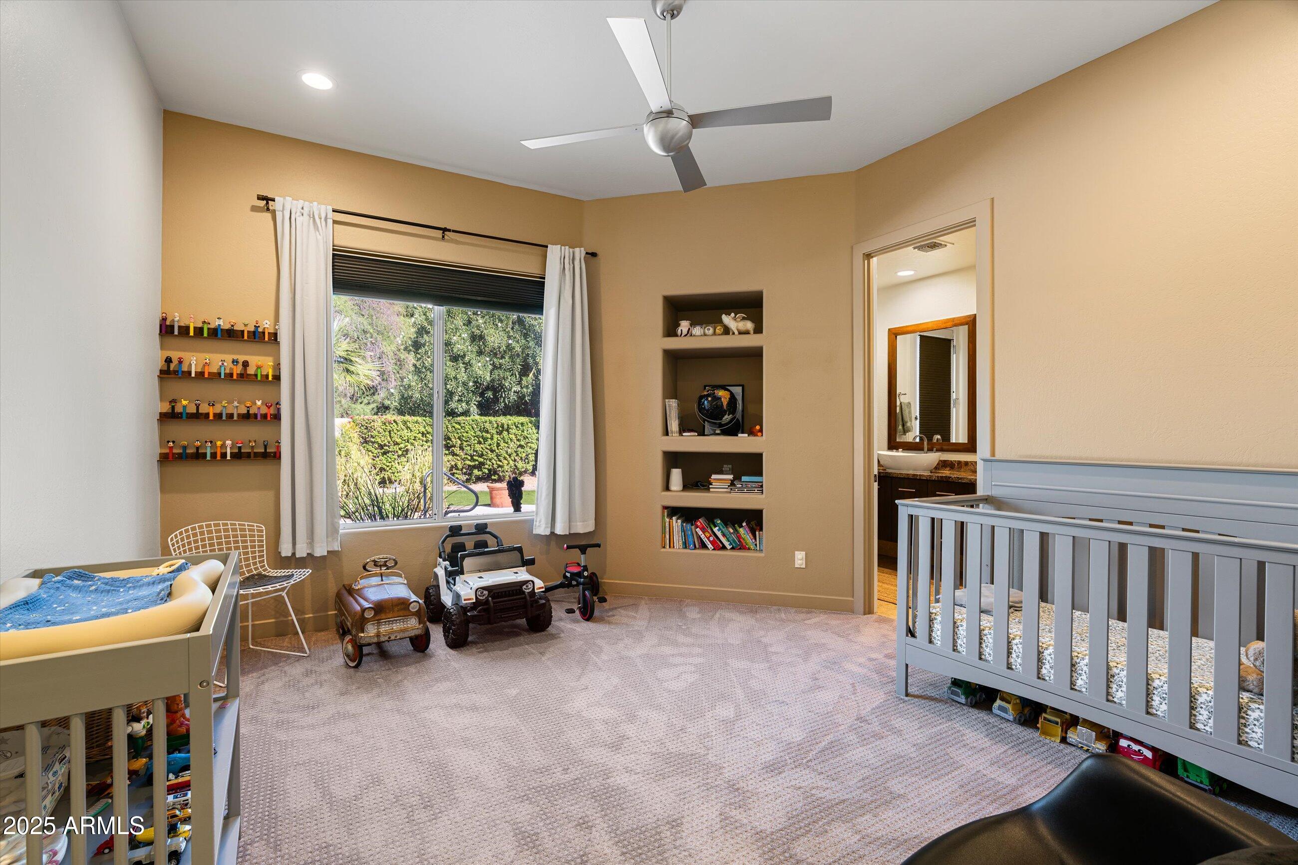 7124 E FOOTHILL Drive