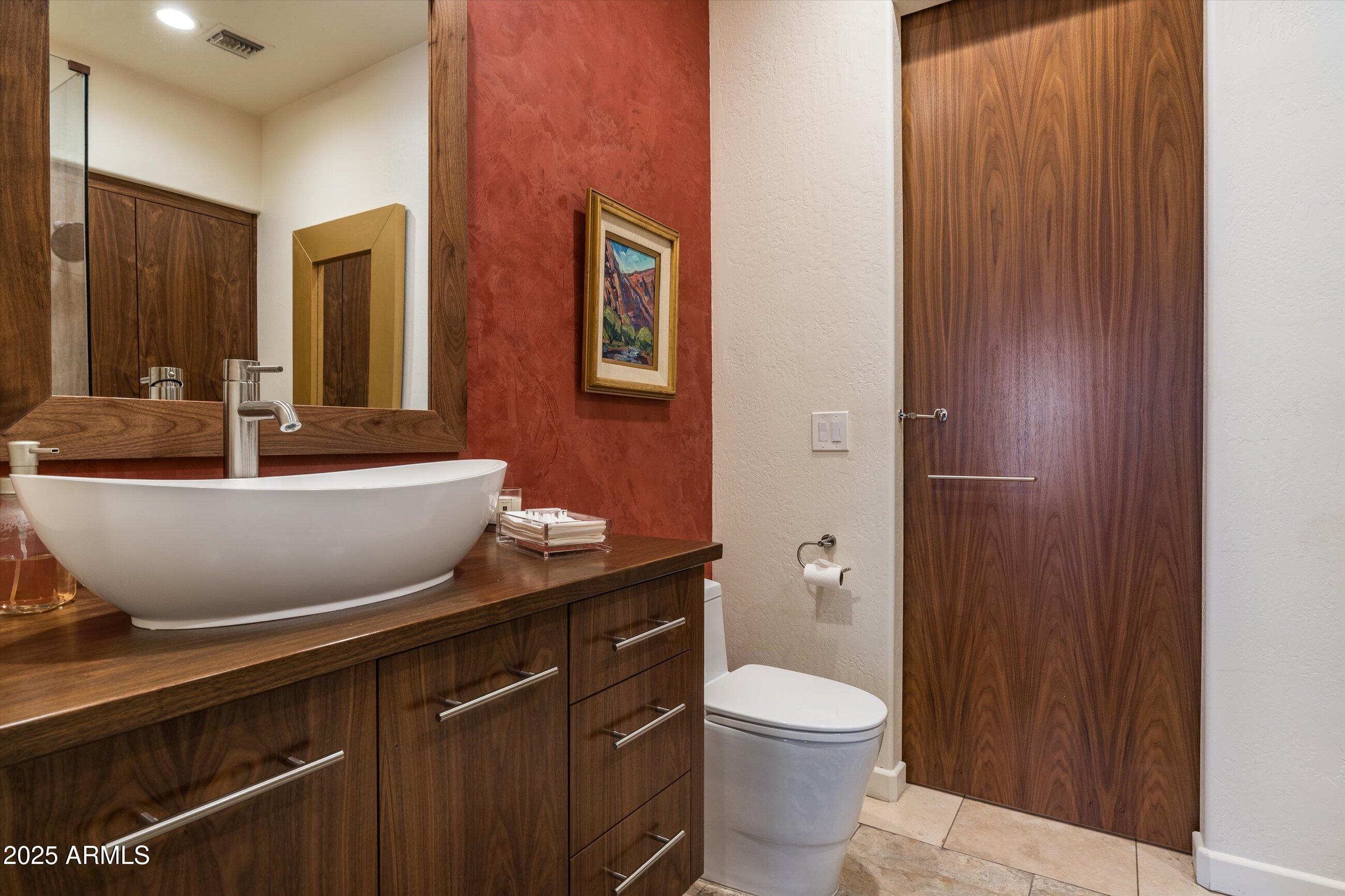 7124 E FOOTHILL Drive