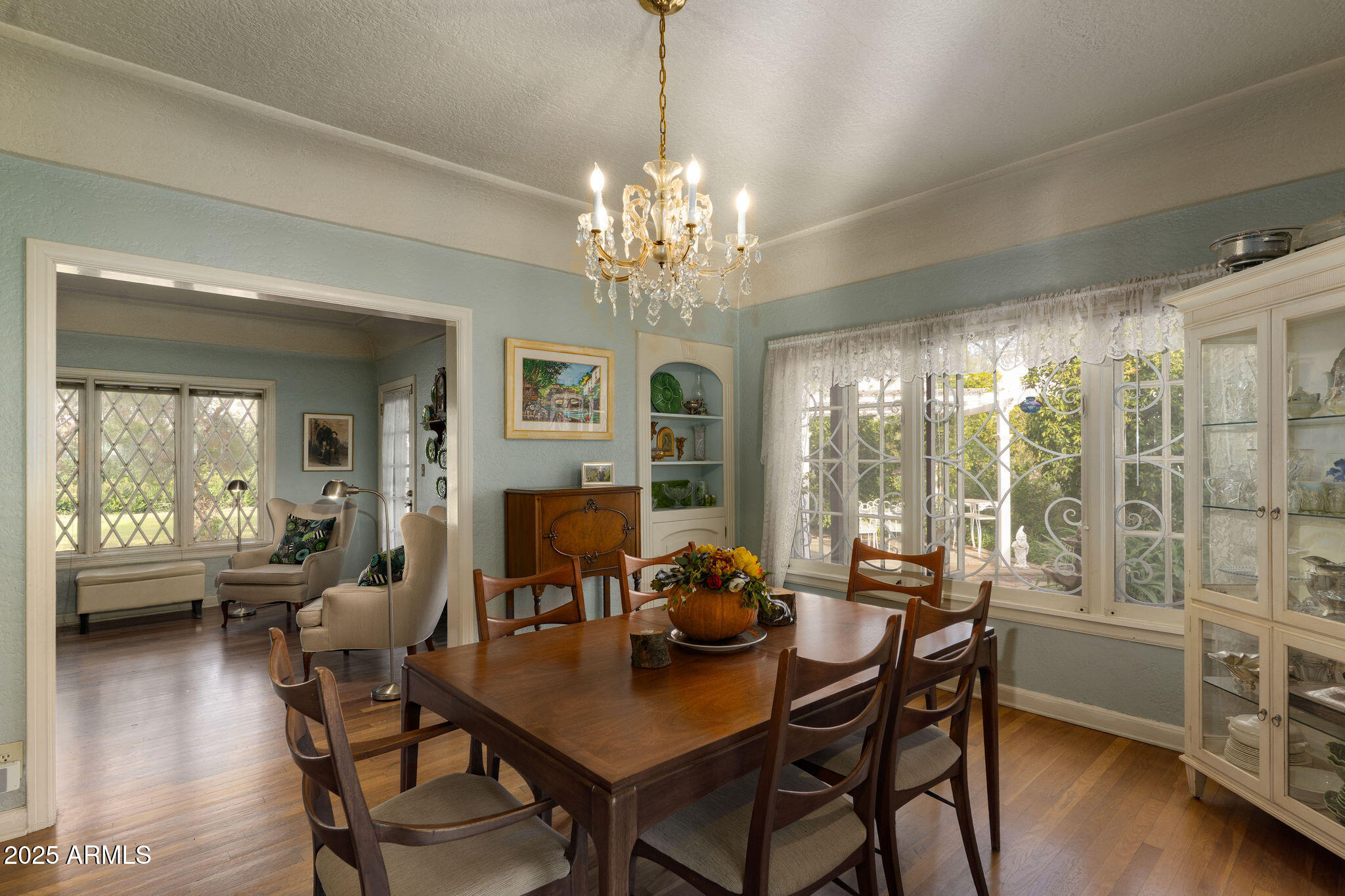 125 E MARYLAND Avenue