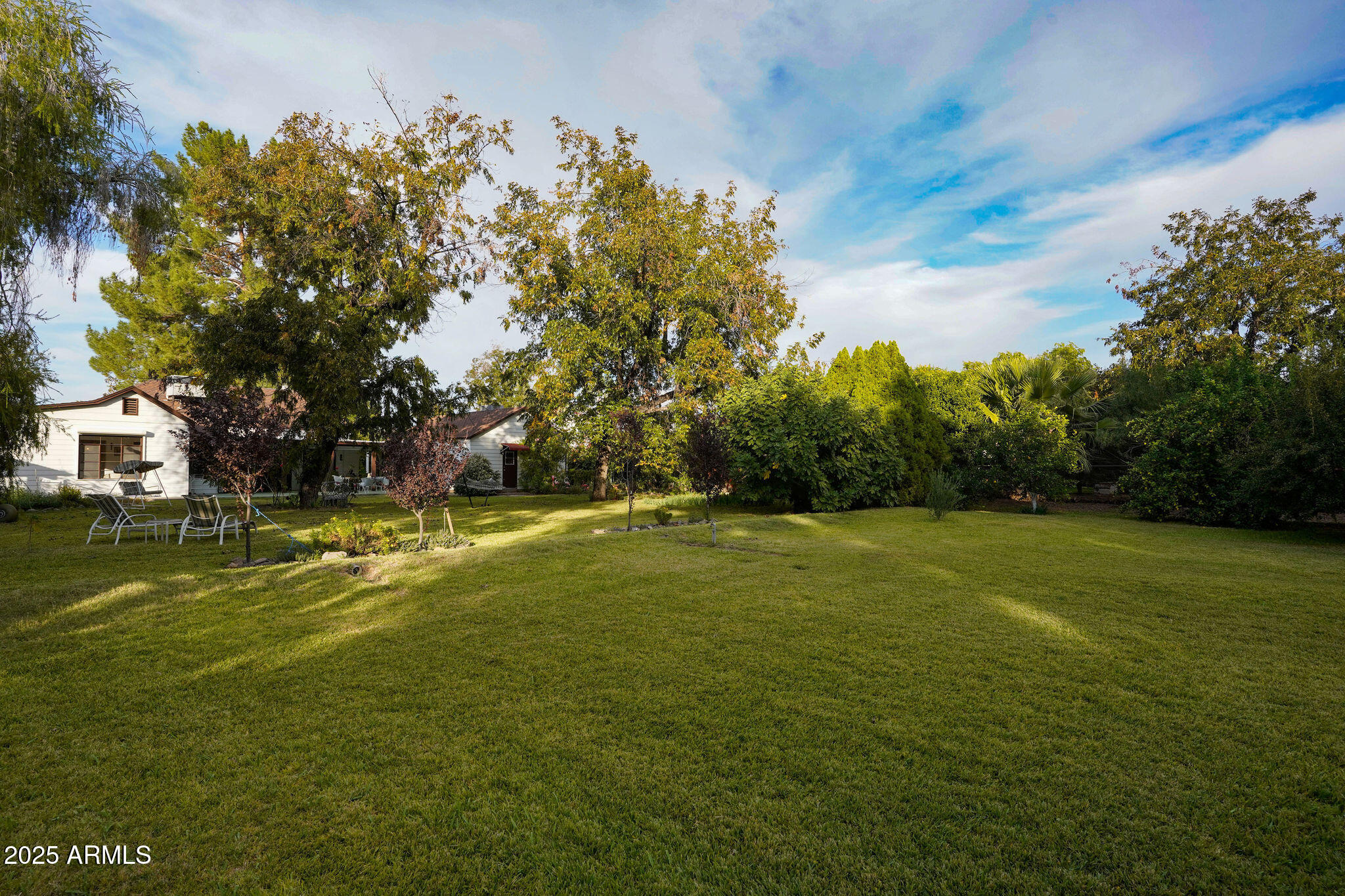 125 E MARYLAND Avenue