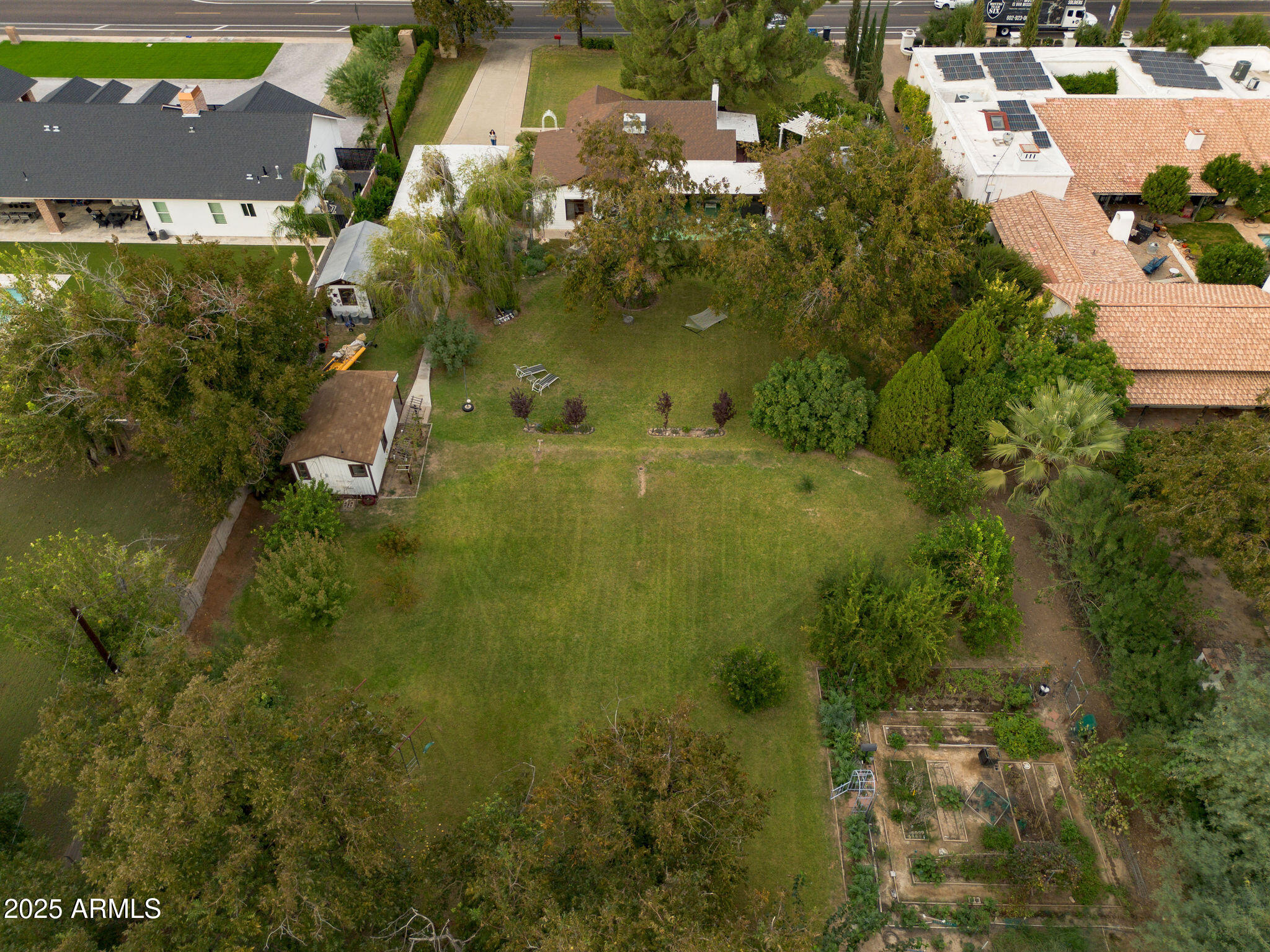 125 E MARYLAND Avenue