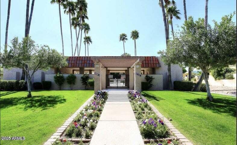 8171 E DEL CAVERNA Drive