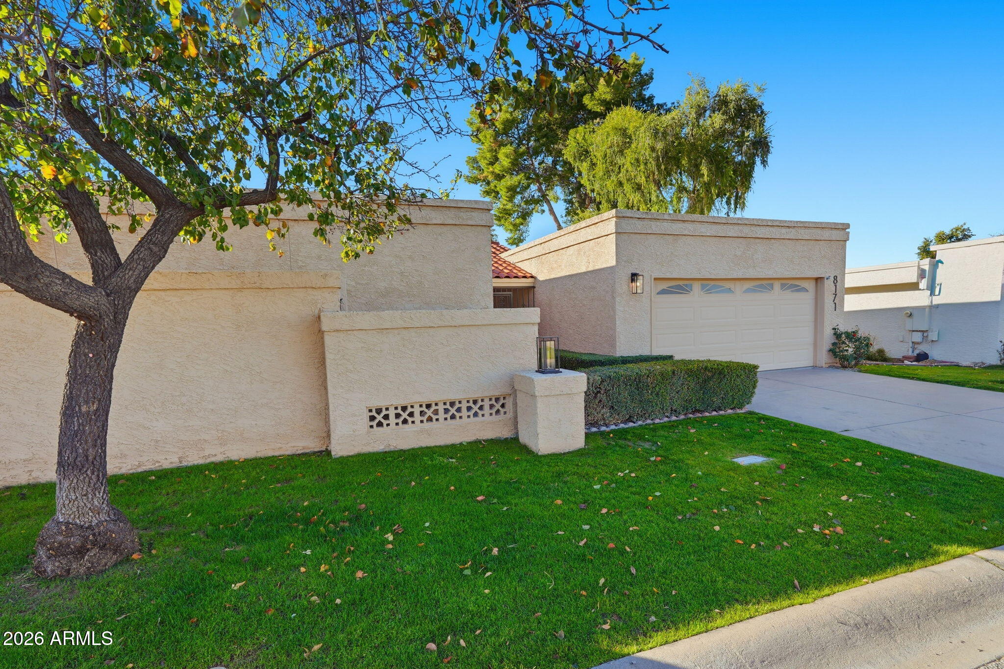 8171 E DEL CAVERNA Drive