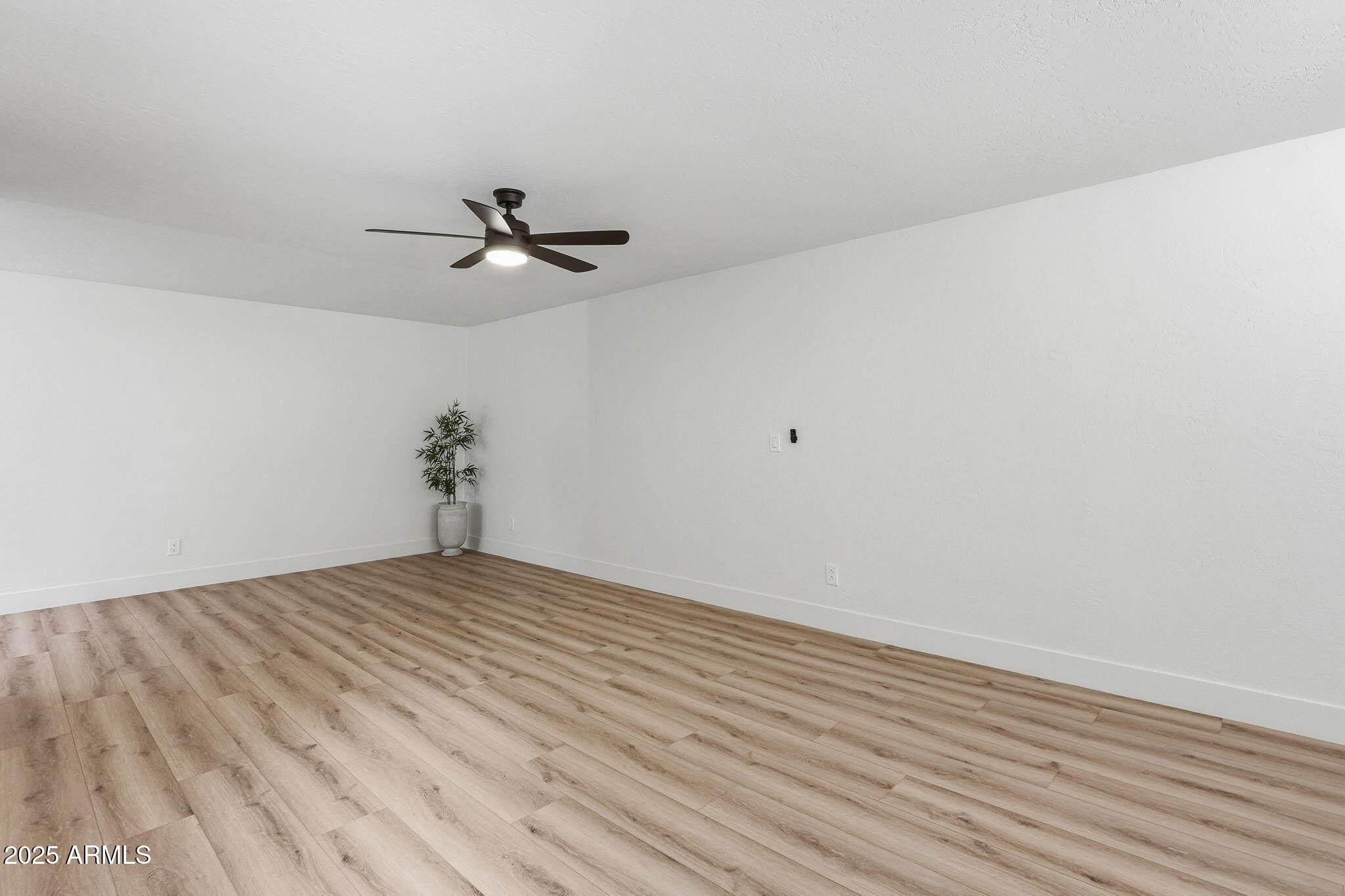 8171 E DEL CAVERNA Drive