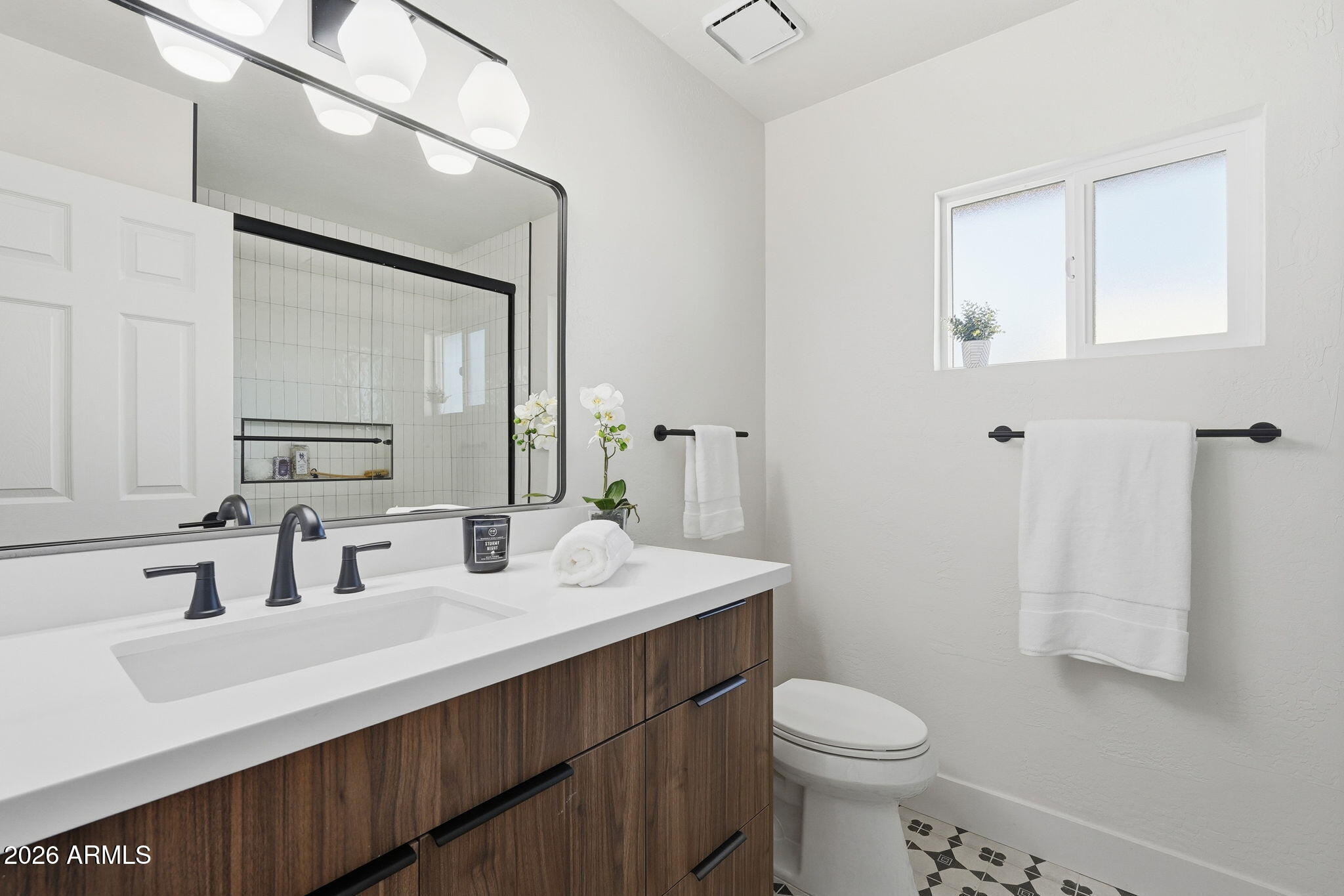 8171 E DEL CAVERNA Drive