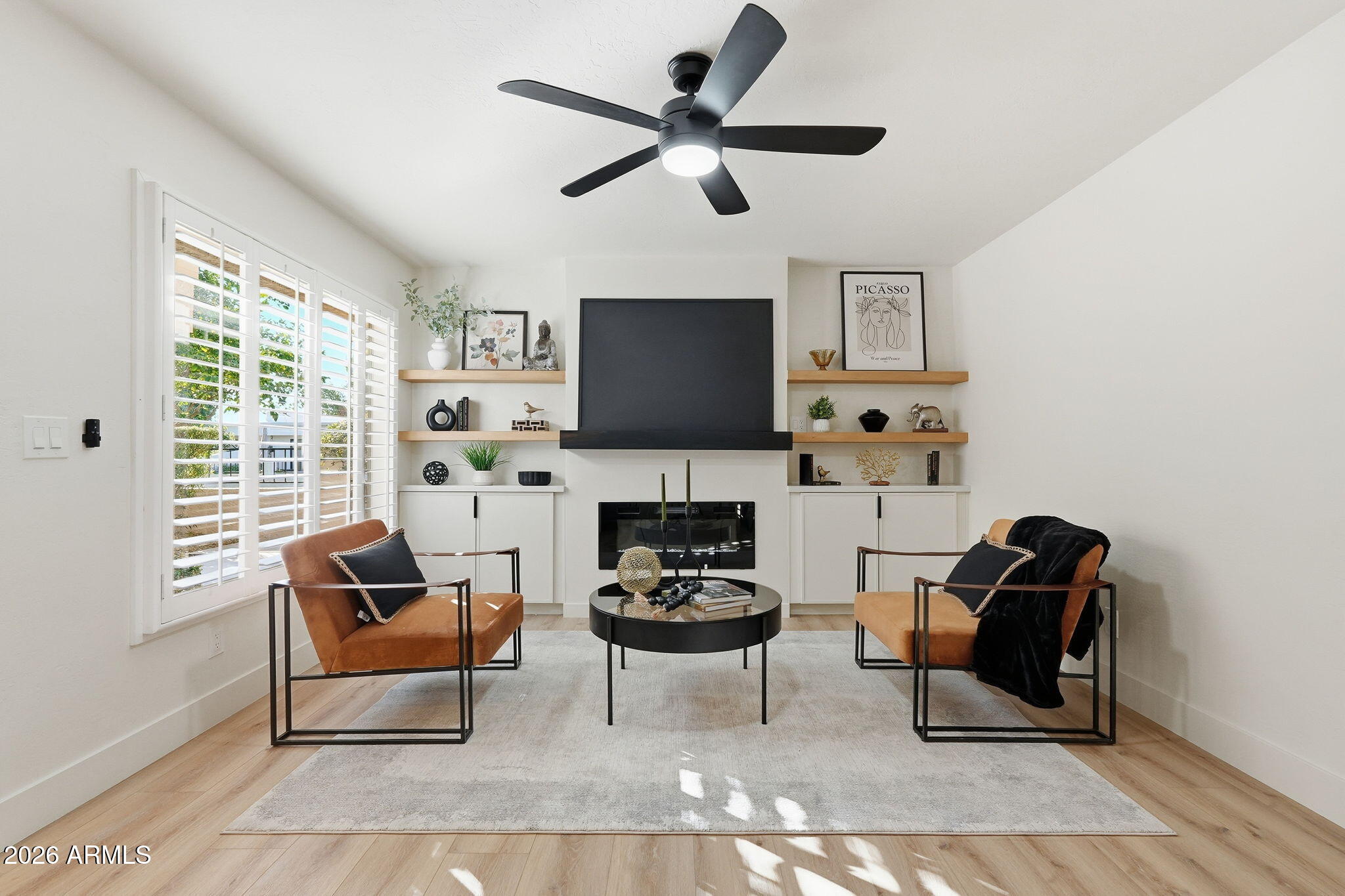 8171 E DEL CAVERNA Drive