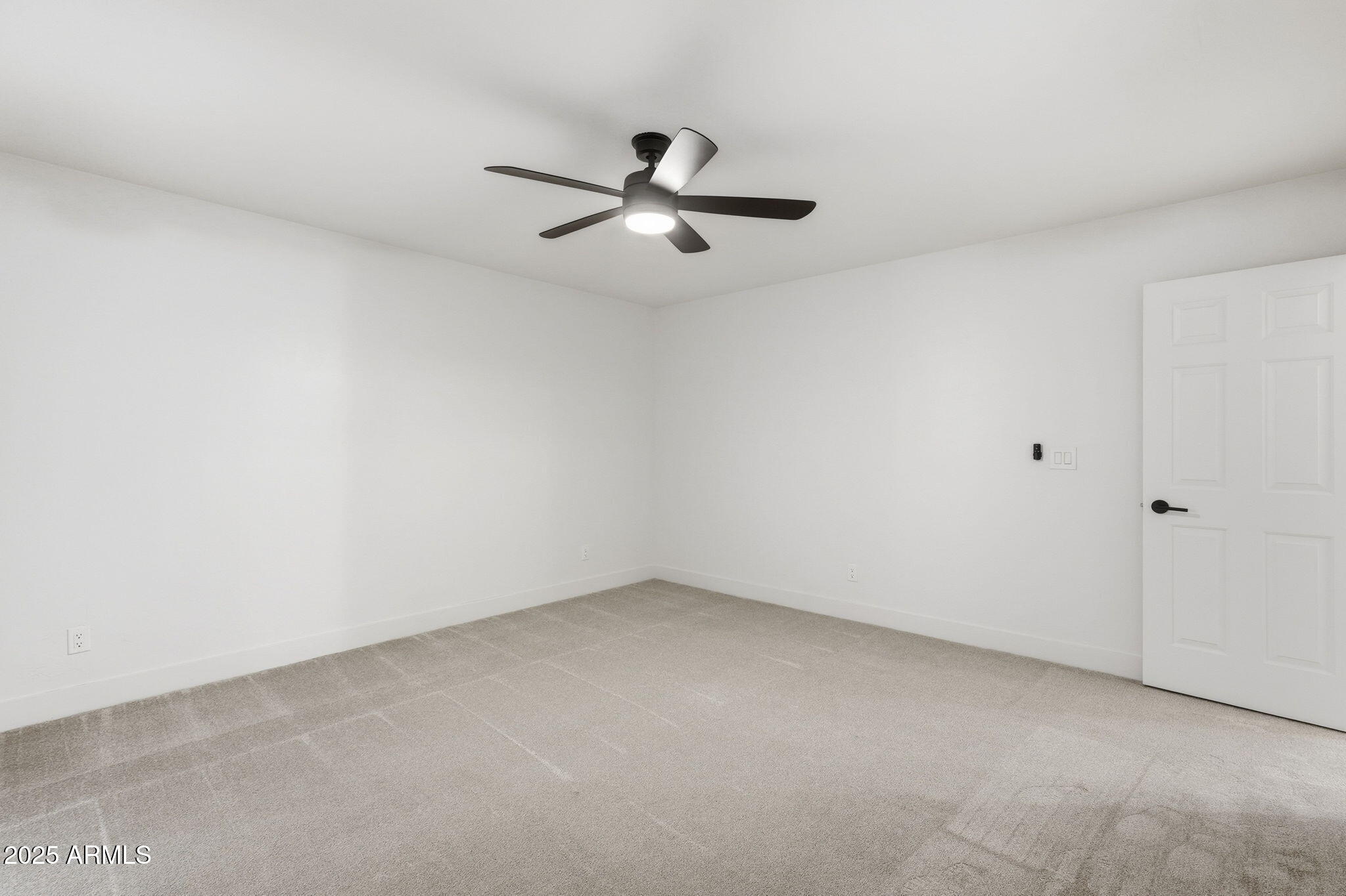 8171 E DEL CAVERNA Drive