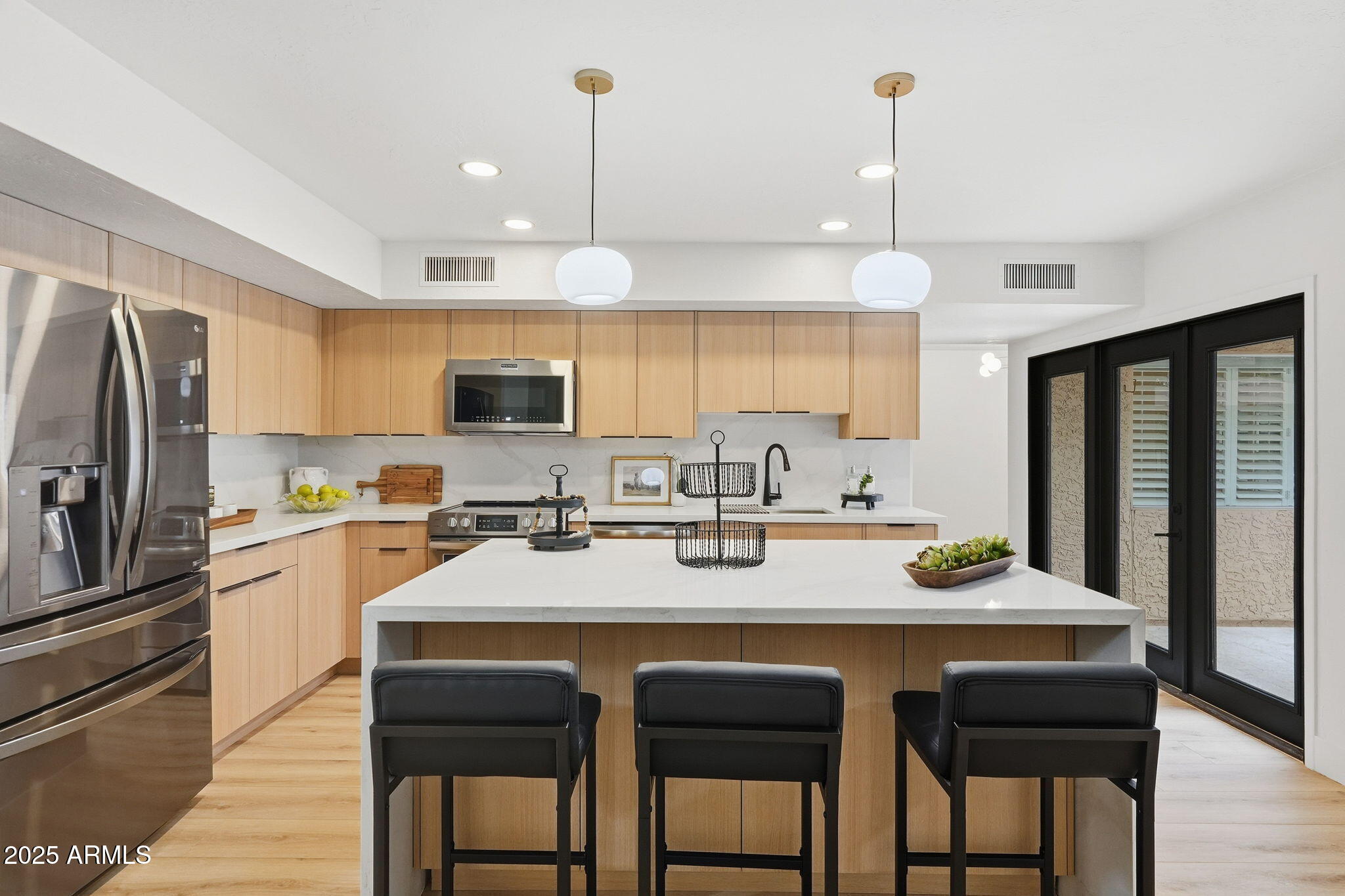 8171 E DEL CAVERNA Drive