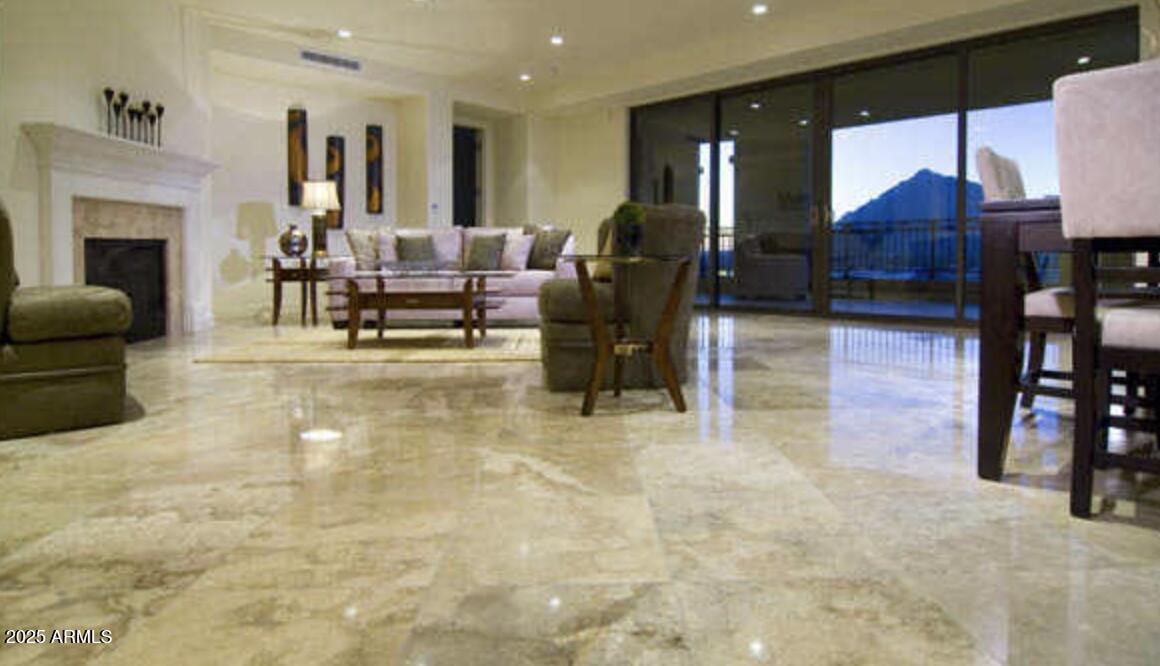 7181 E Camelback Road 901