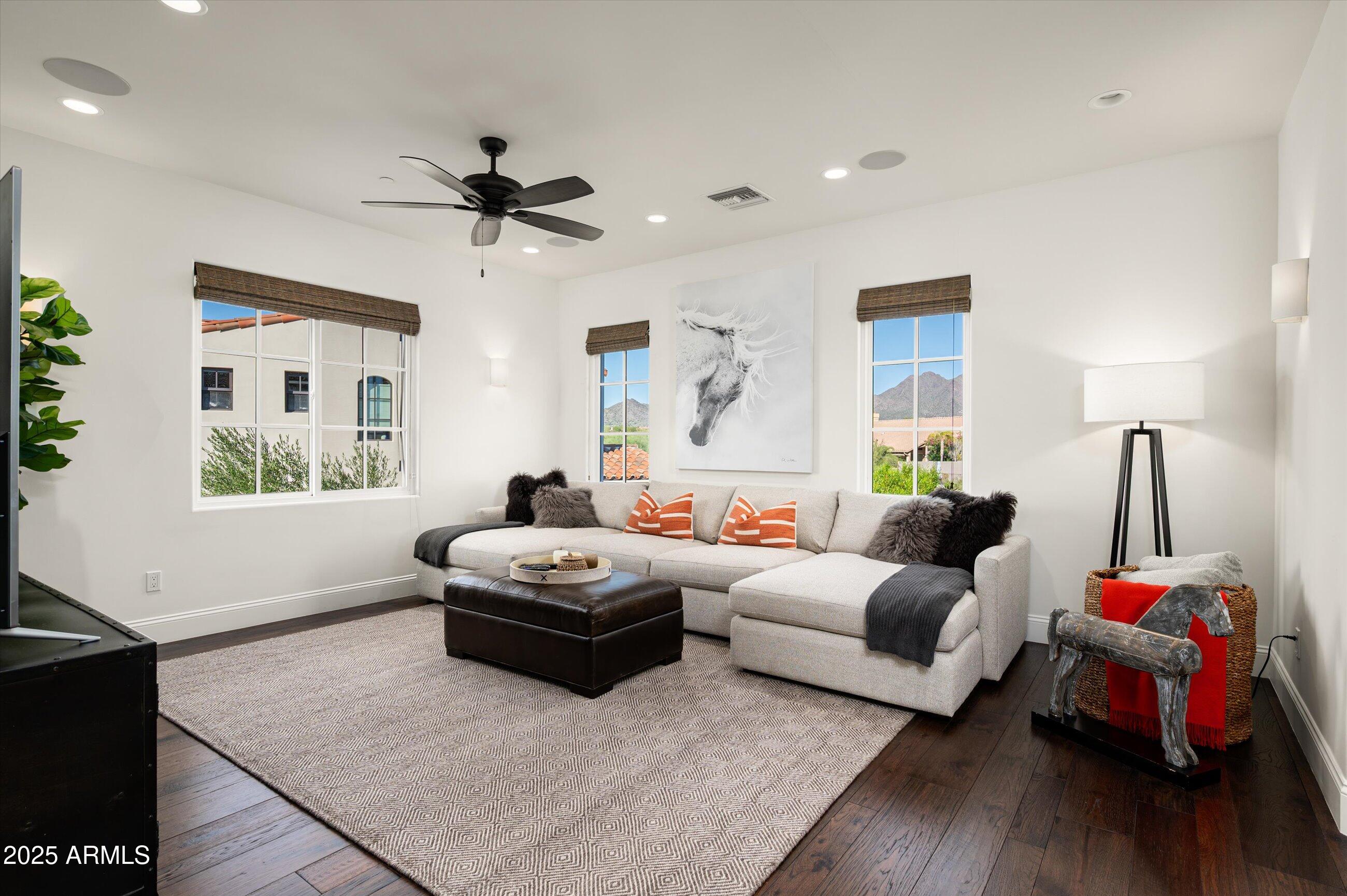 9483 E ROCKWOOD Drive