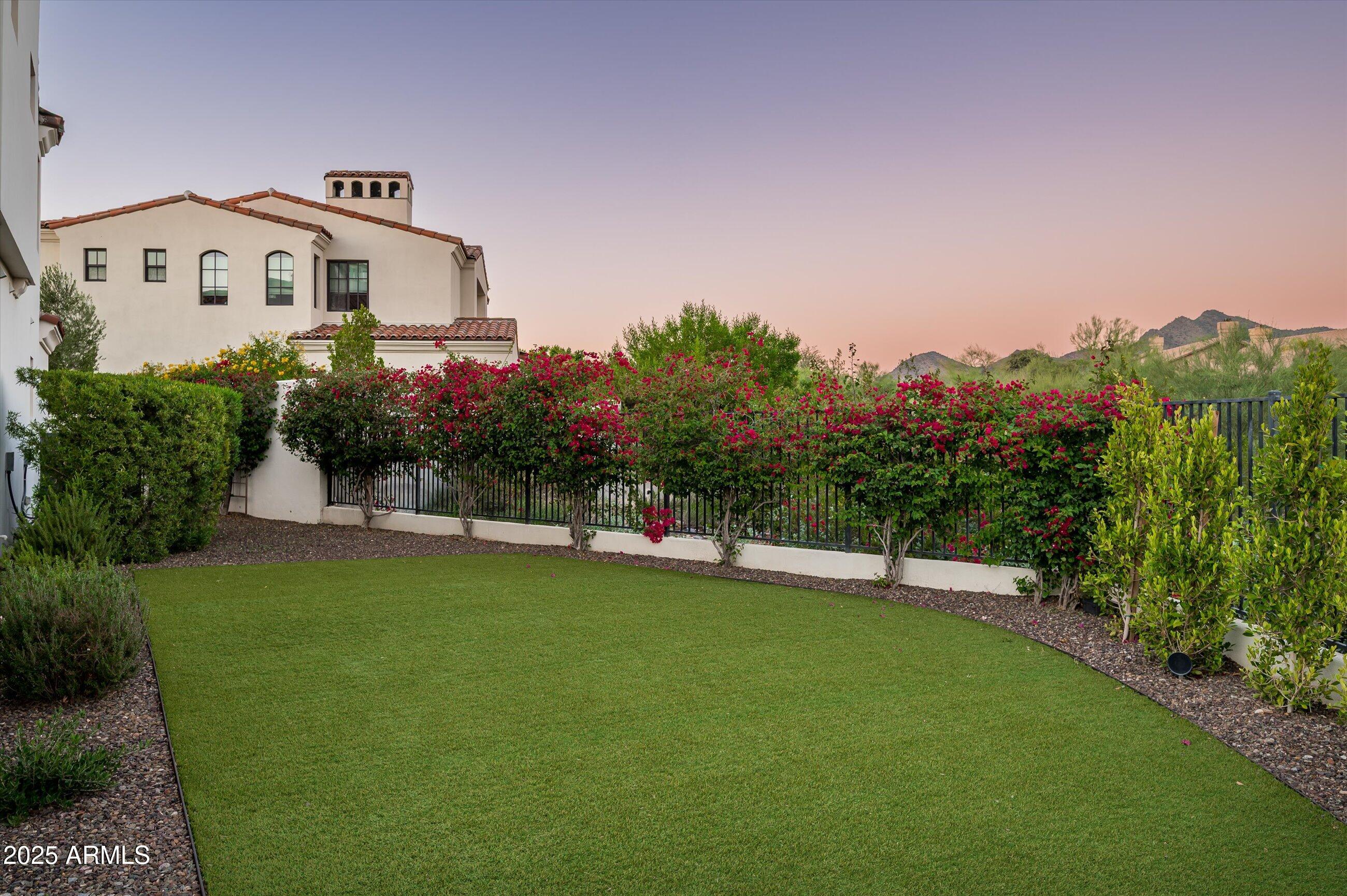 9483 E ROCKWOOD Drive