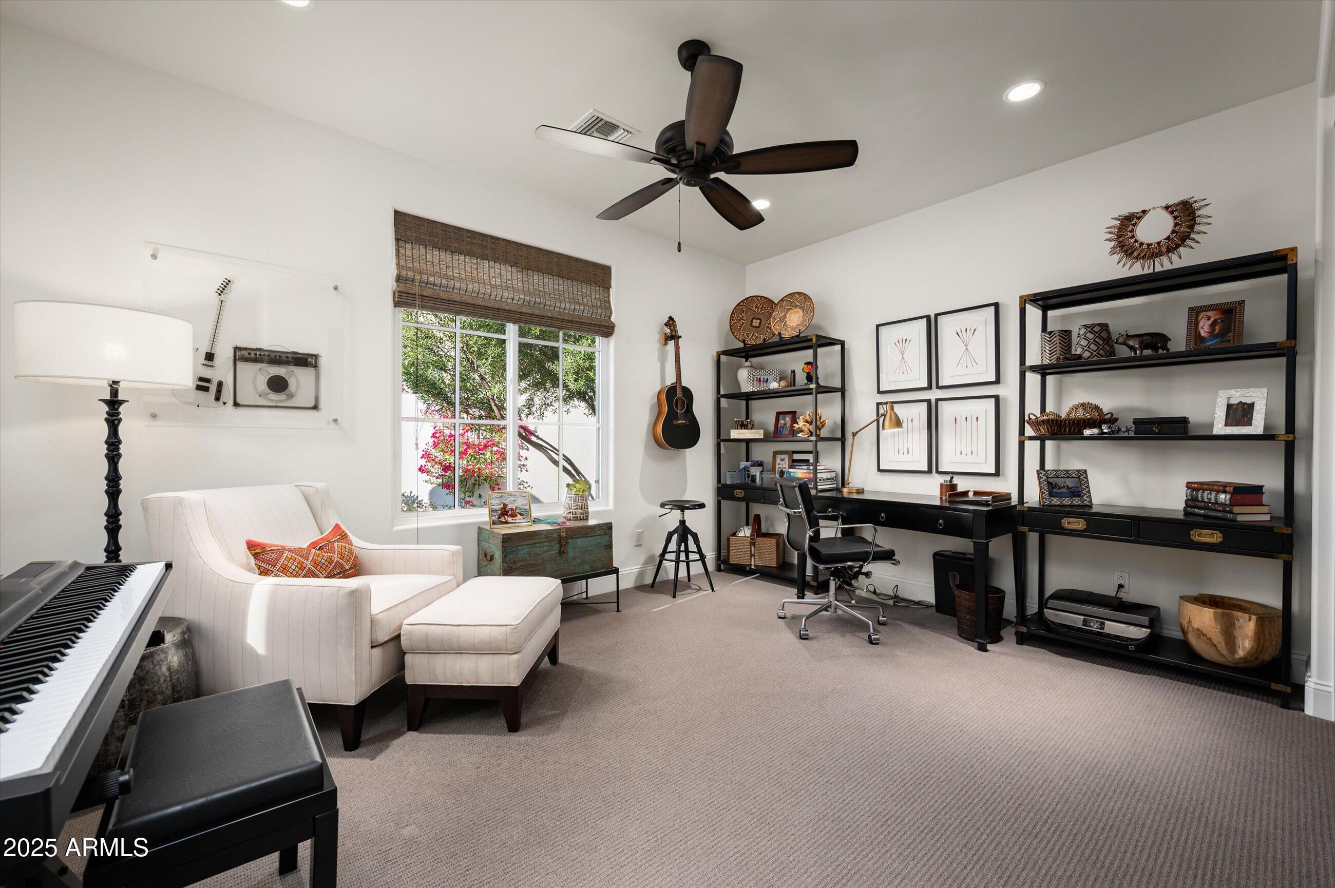 9483 E ROCKWOOD Drive