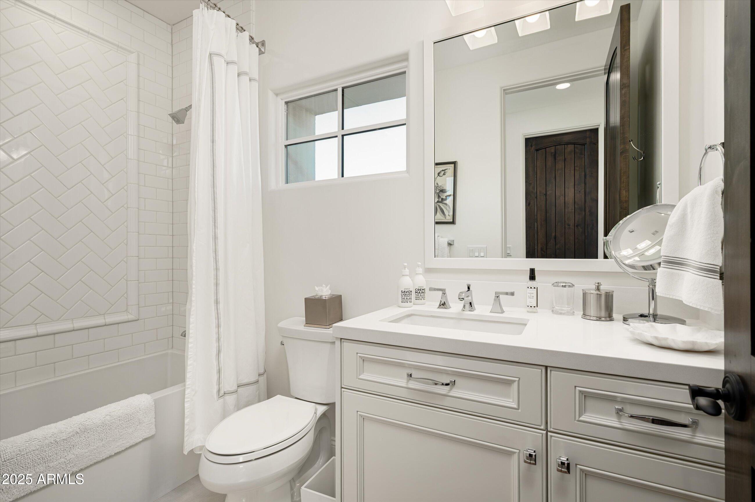 9483 E ROCKWOOD Drive