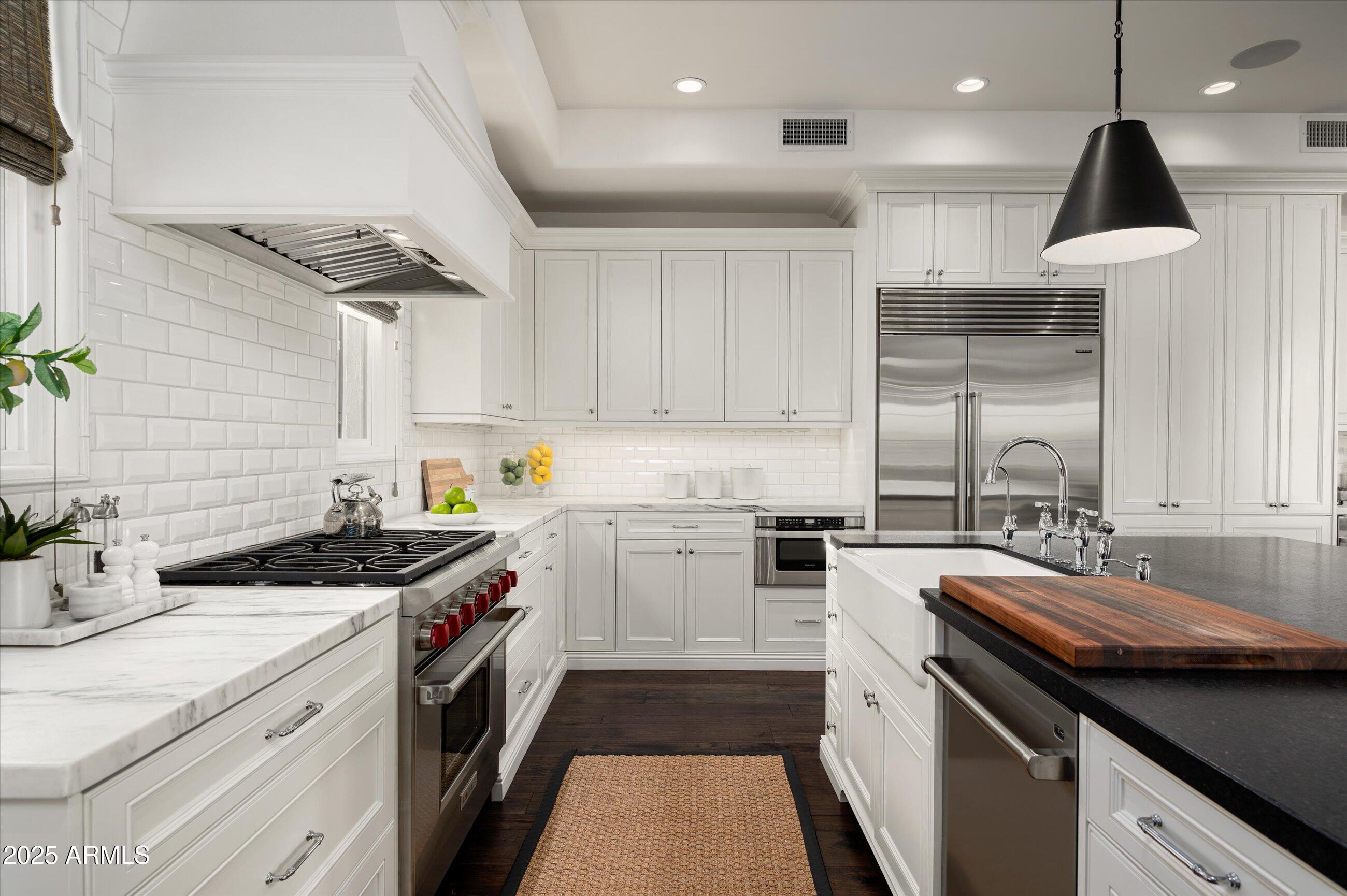 9483 E ROCKWOOD Drive