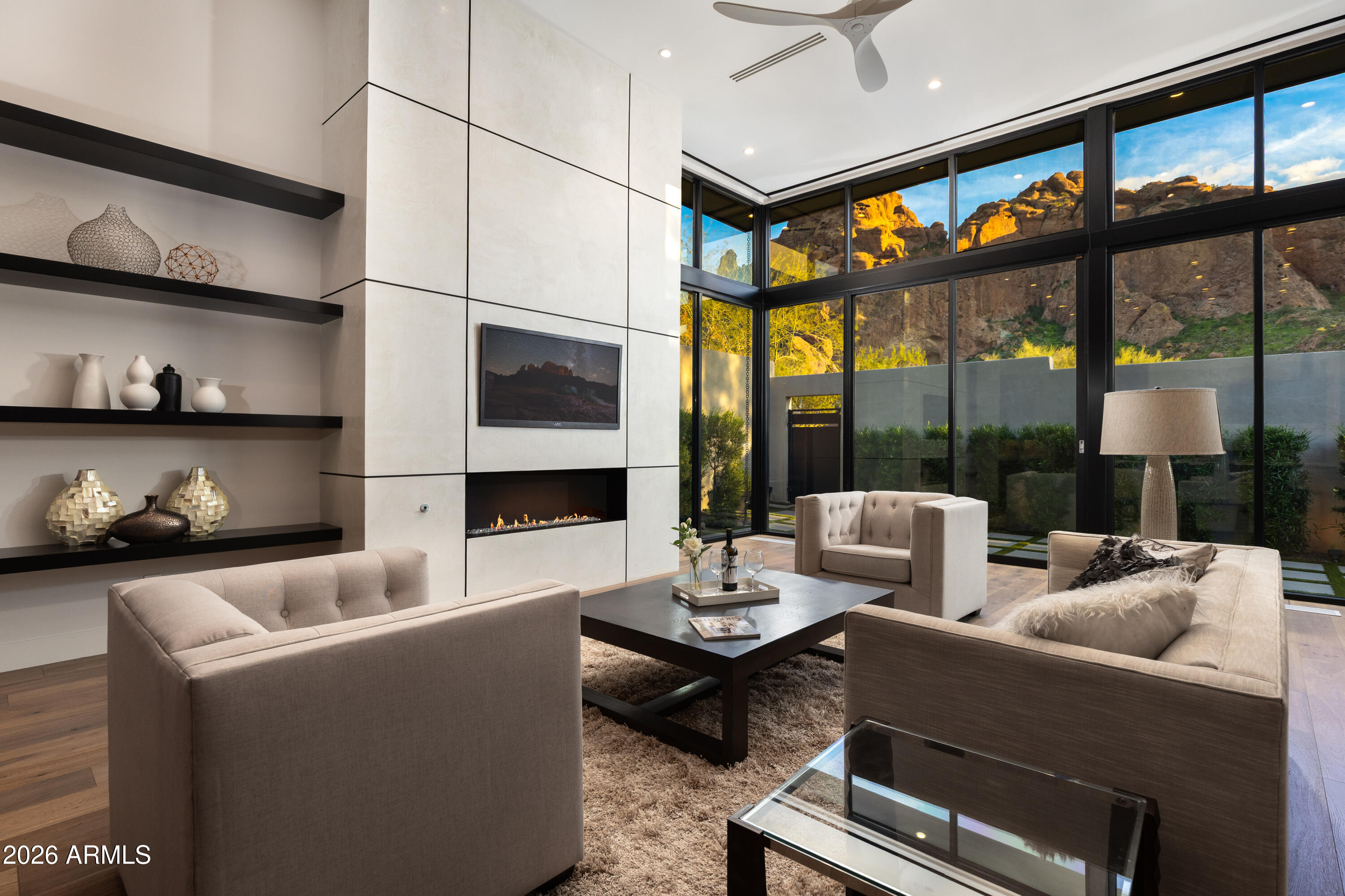 5935 N ECHO CANYON Lane