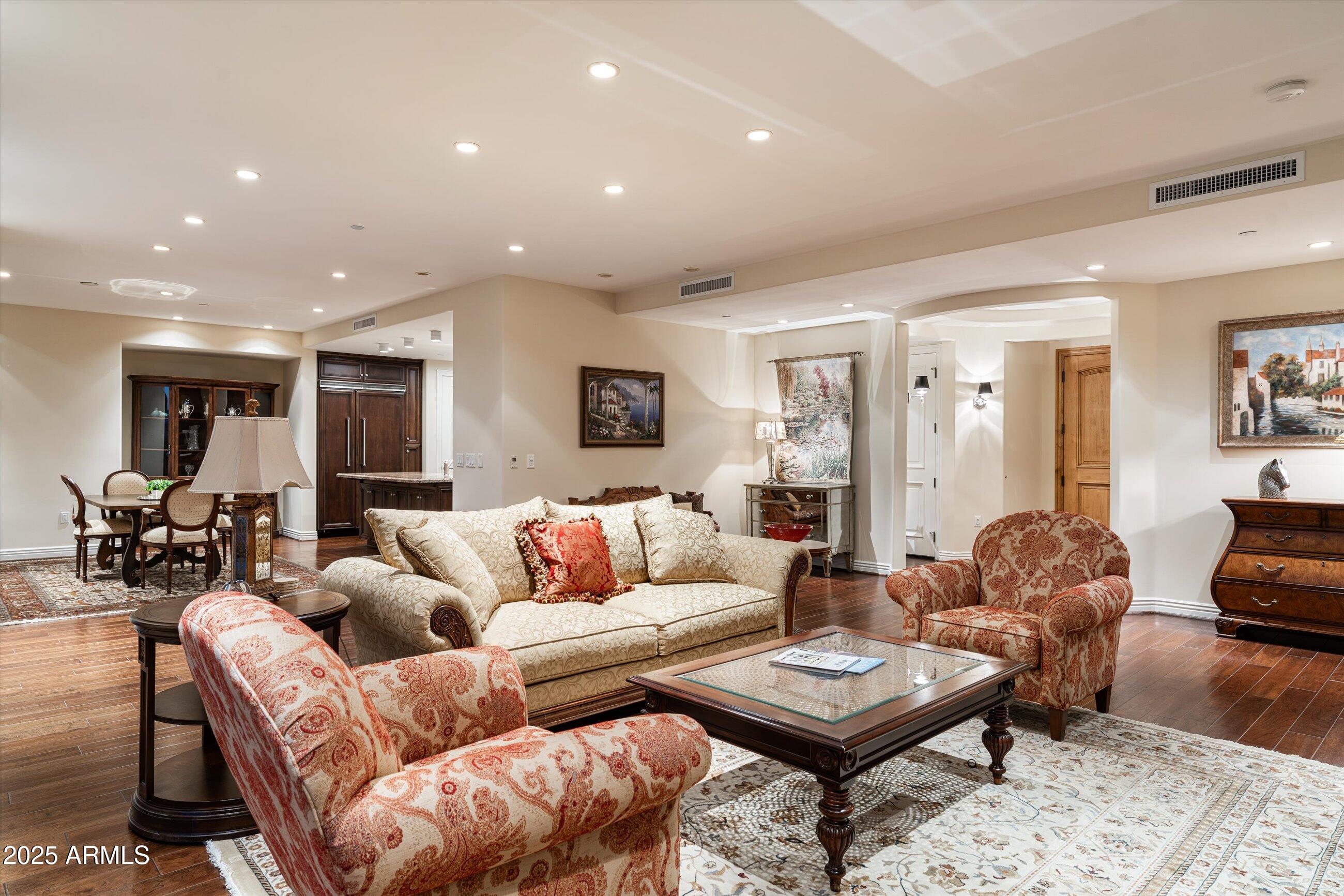 7181 E Camelback Road 1202