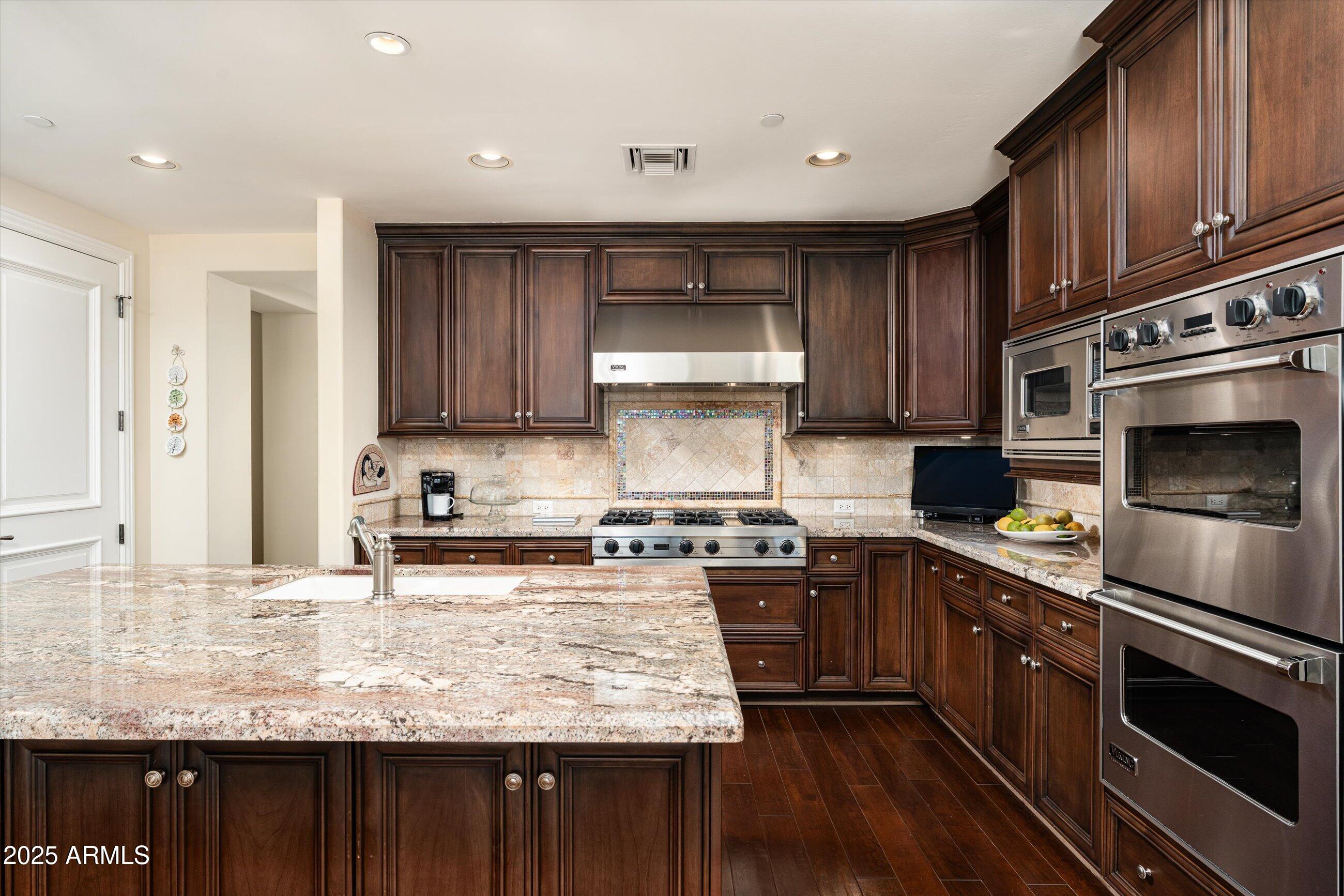 7181 E Camelback Road 1202