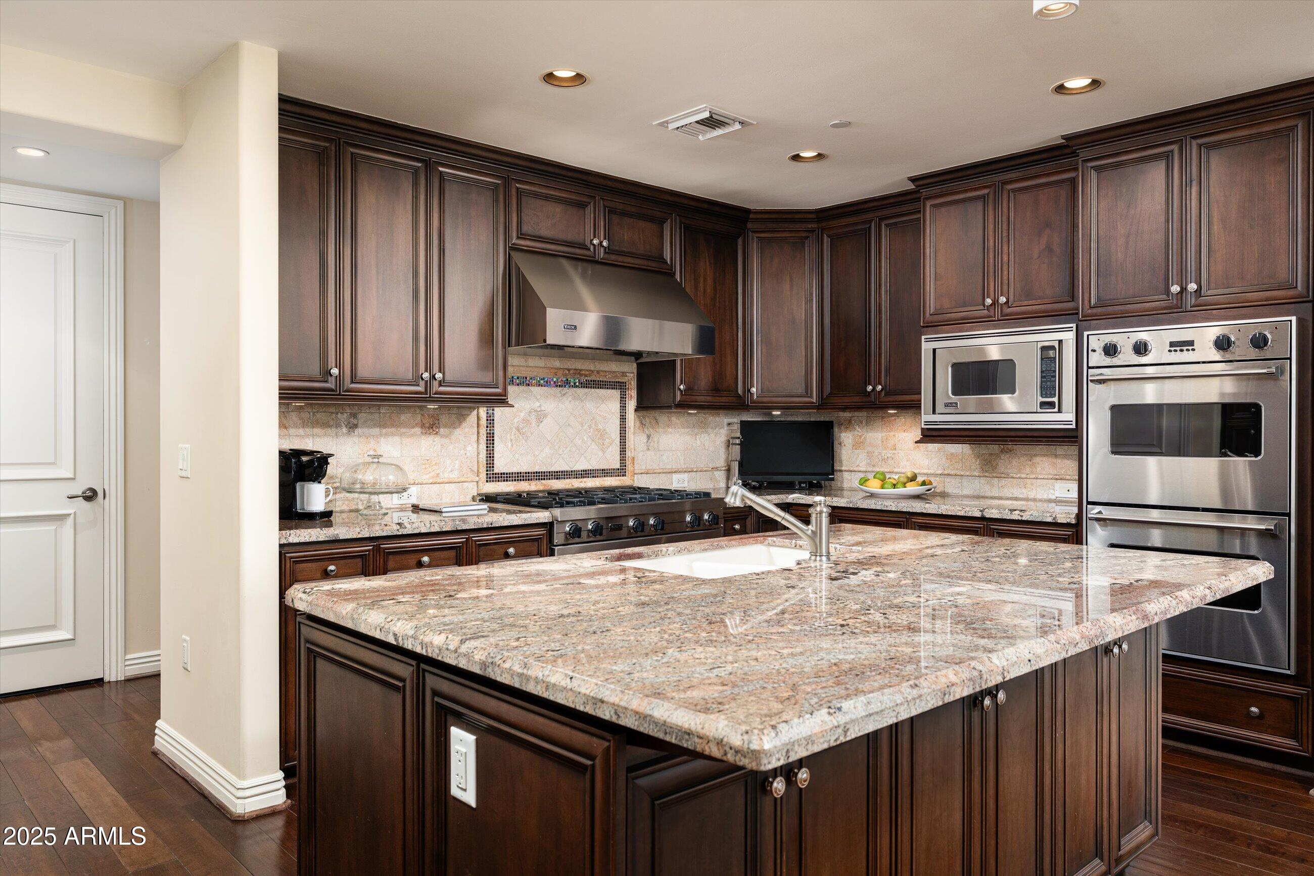 7181 E Camelback Road 1202