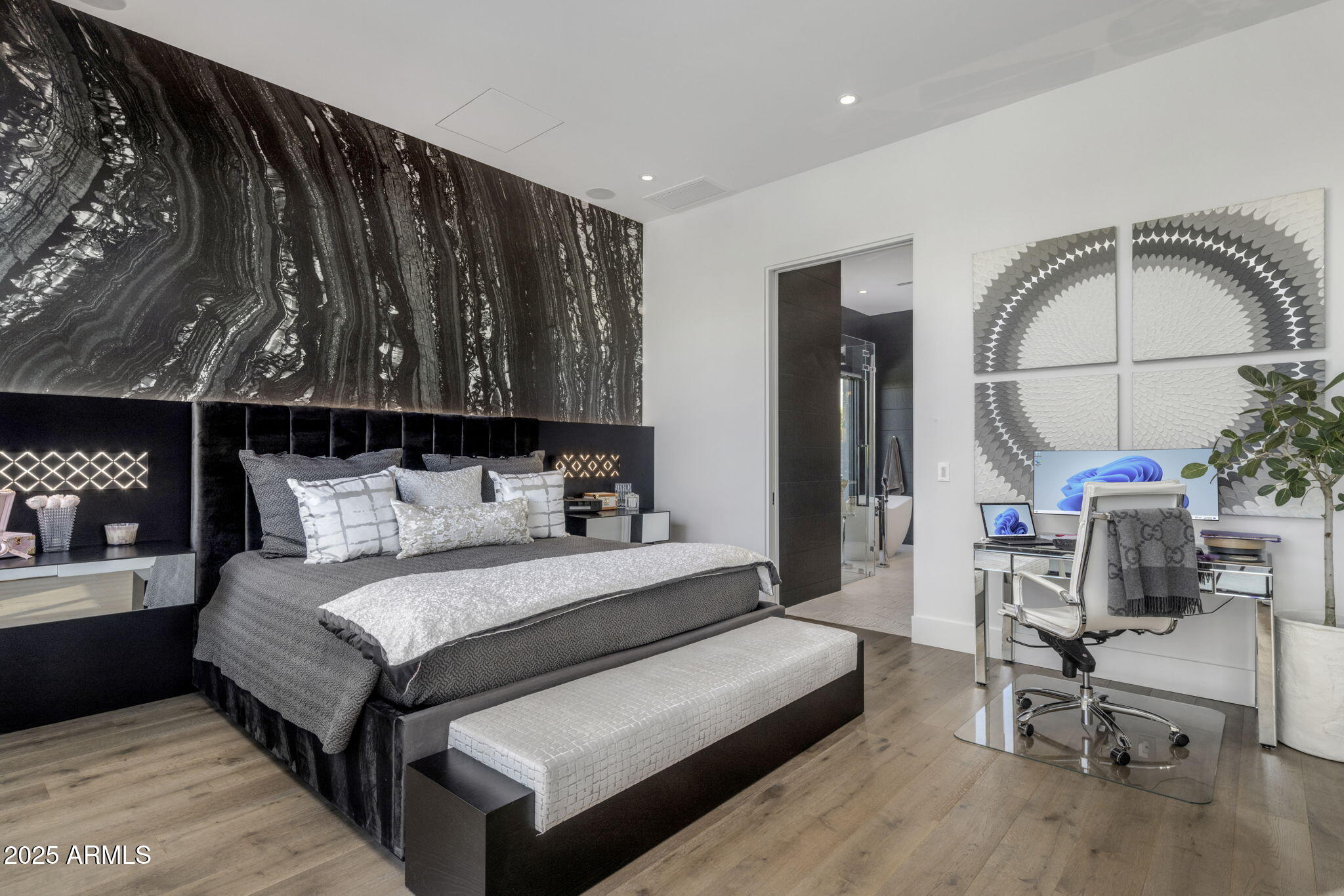 6914 E Cactus Wren Road