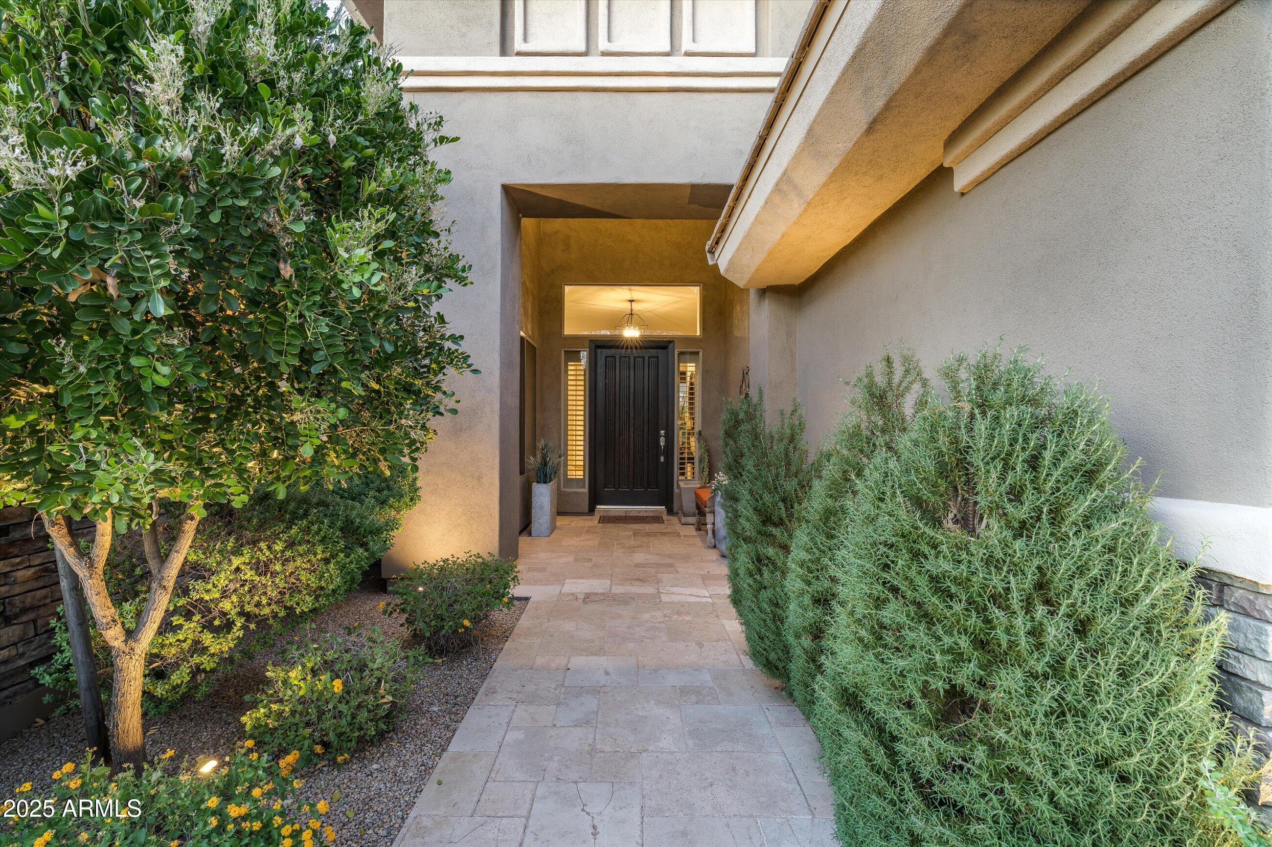 11368 E WINCHCOMB Drive