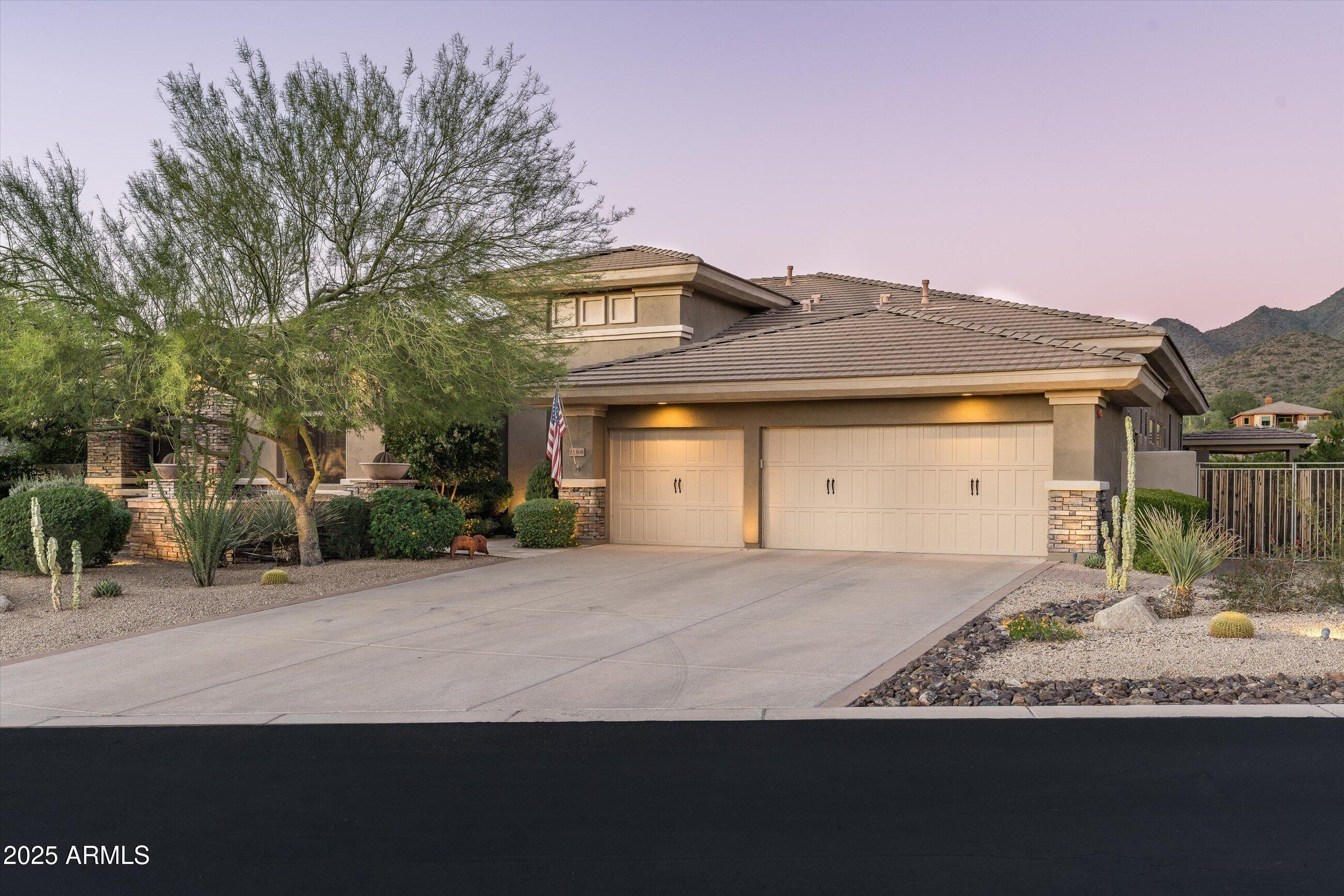 11368 E WINCHCOMB Drive