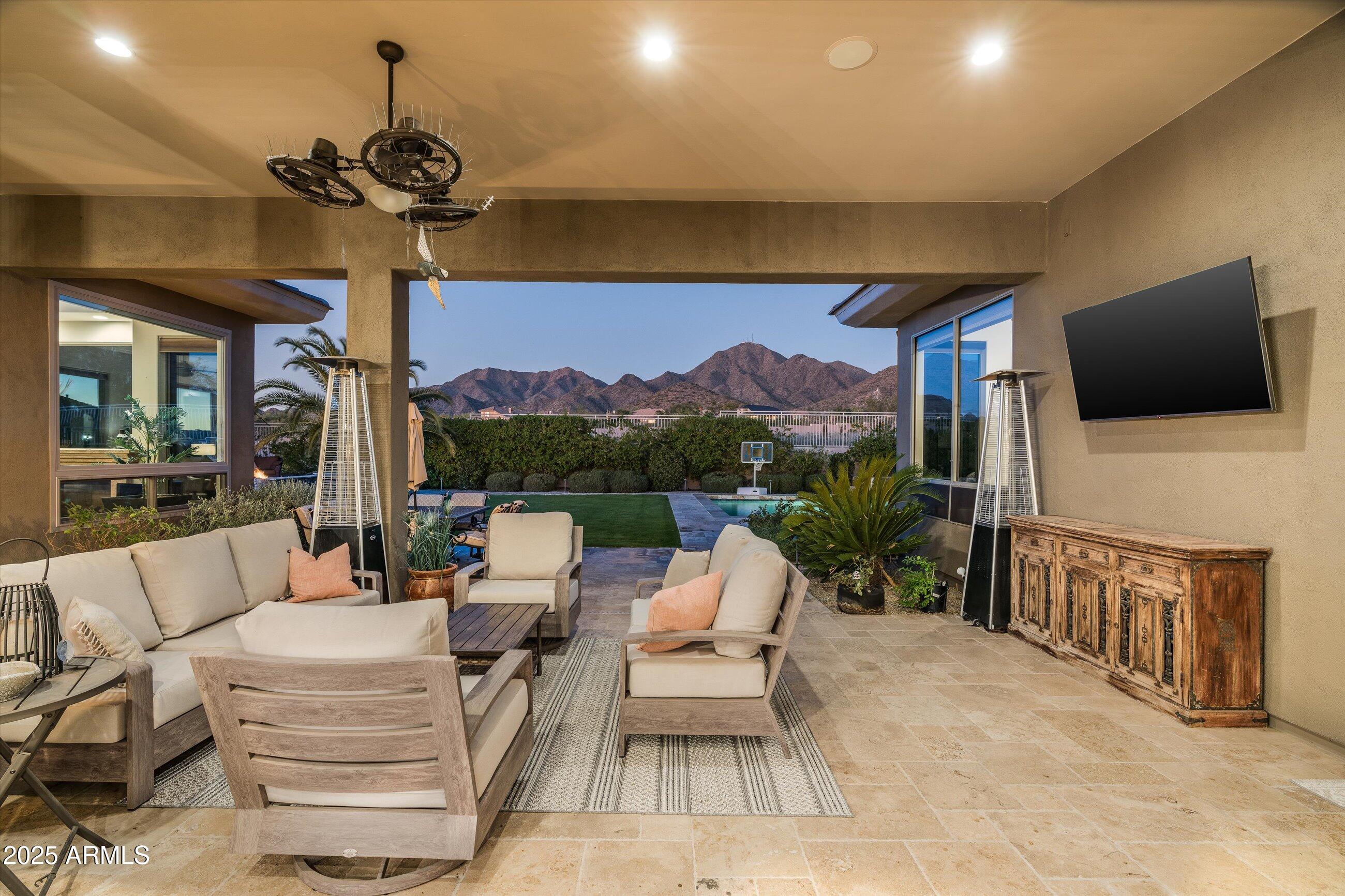 11368 E WINCHCOMB Drive