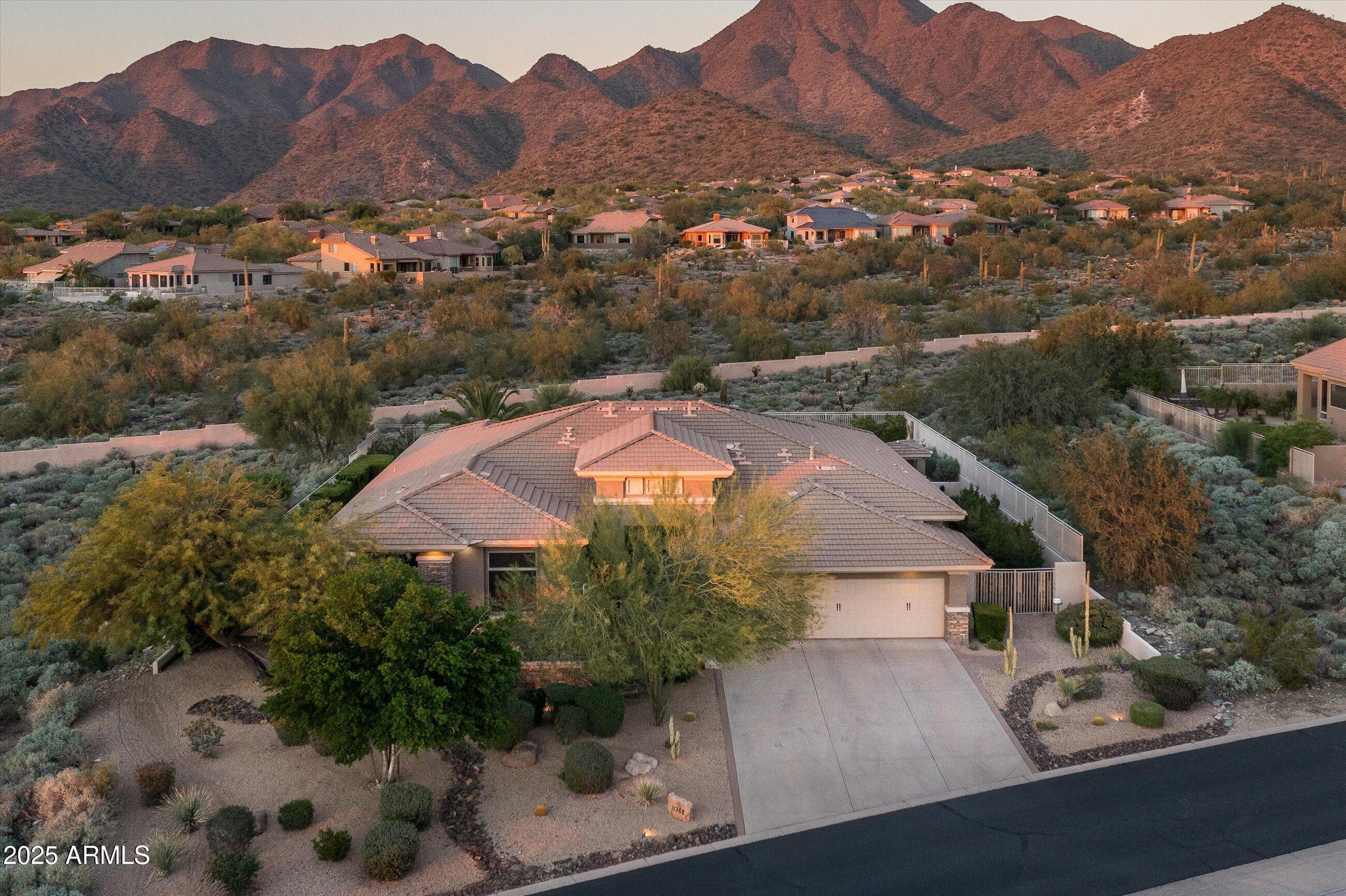 11368 E WINCHCOMB Drive