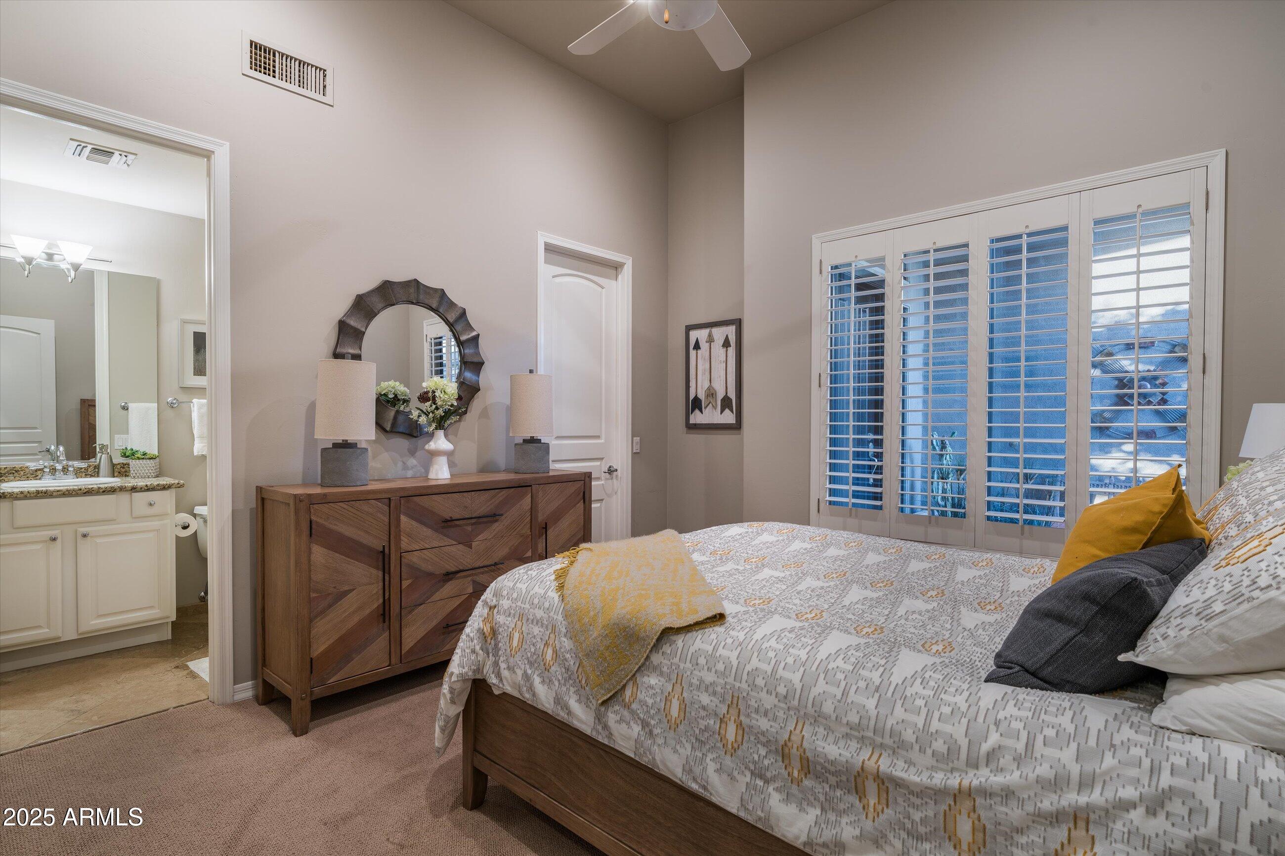 11368 E WINCHCOMB Drive