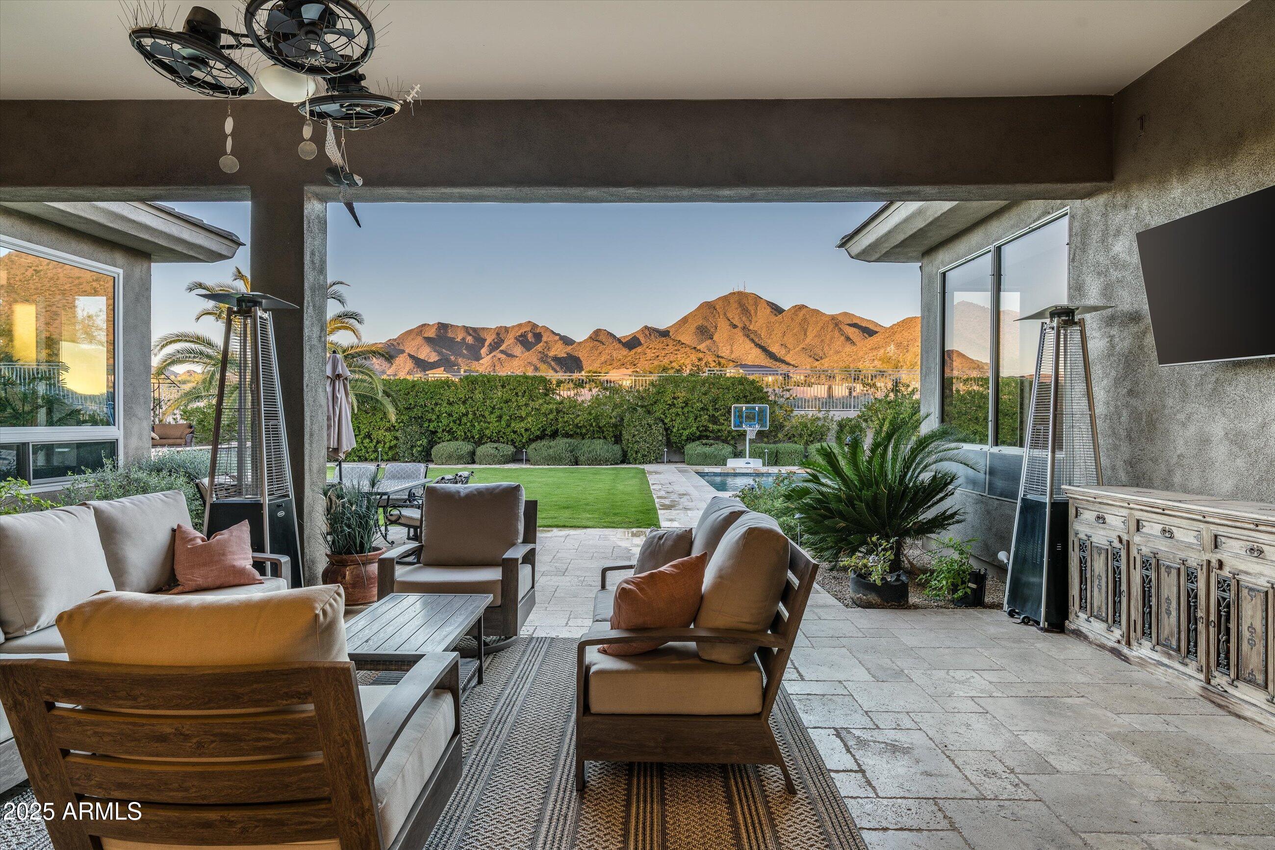 11368 E WINCHCOMB Drive