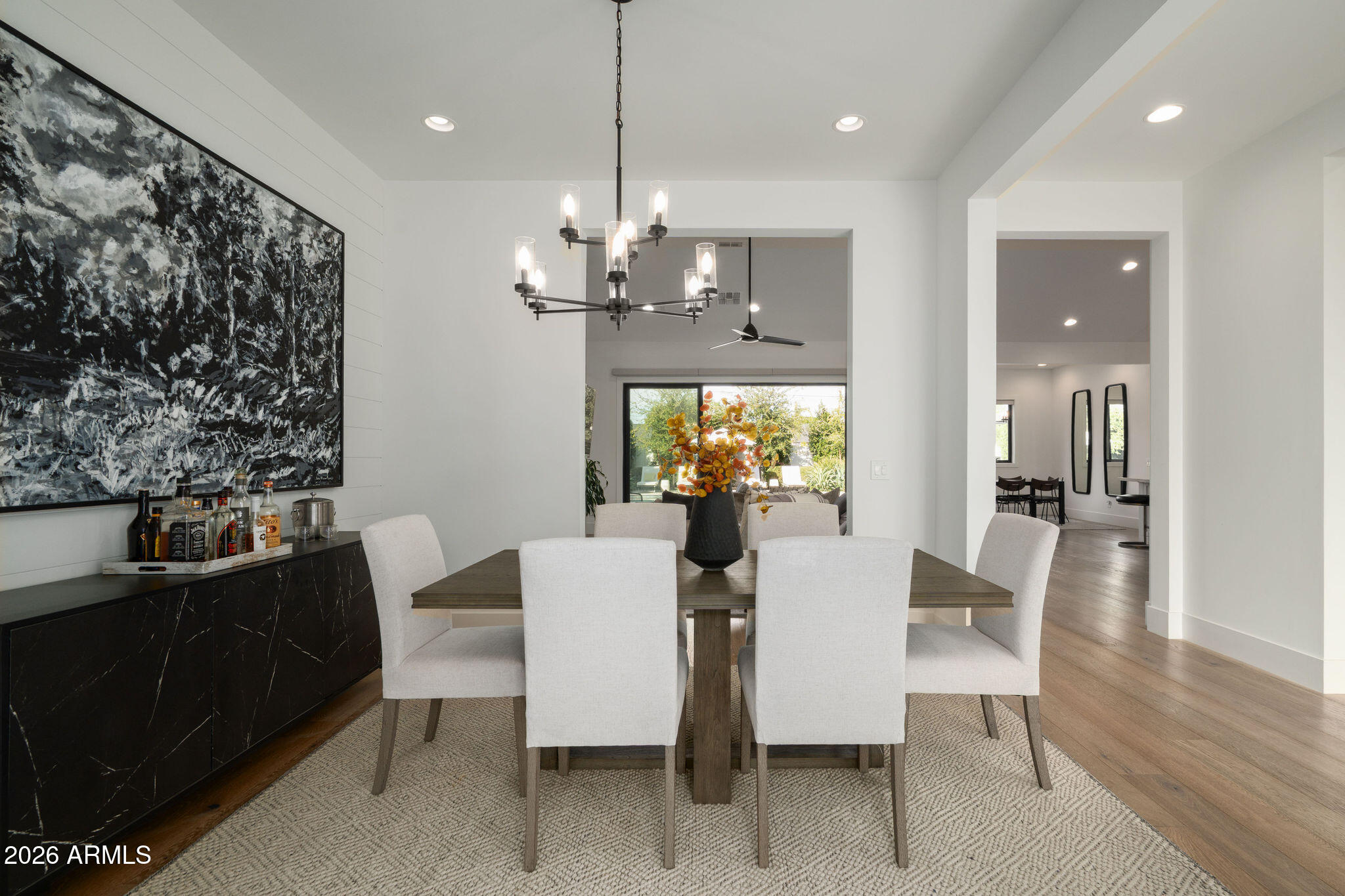 3226 E GLENROSA Avenue